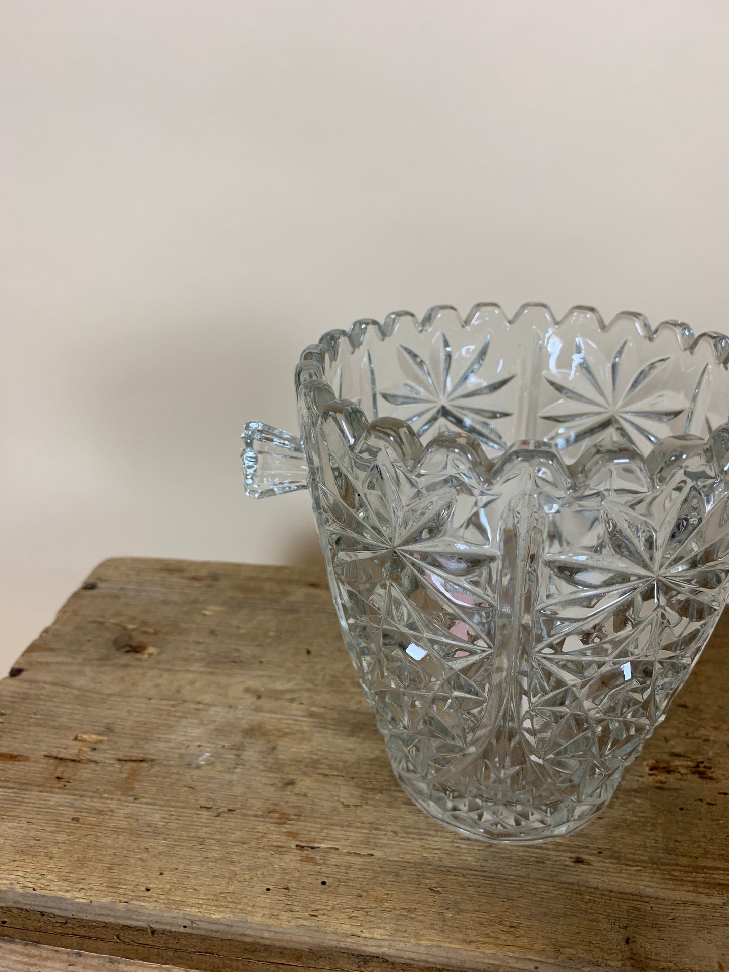 Glas isspand med ører