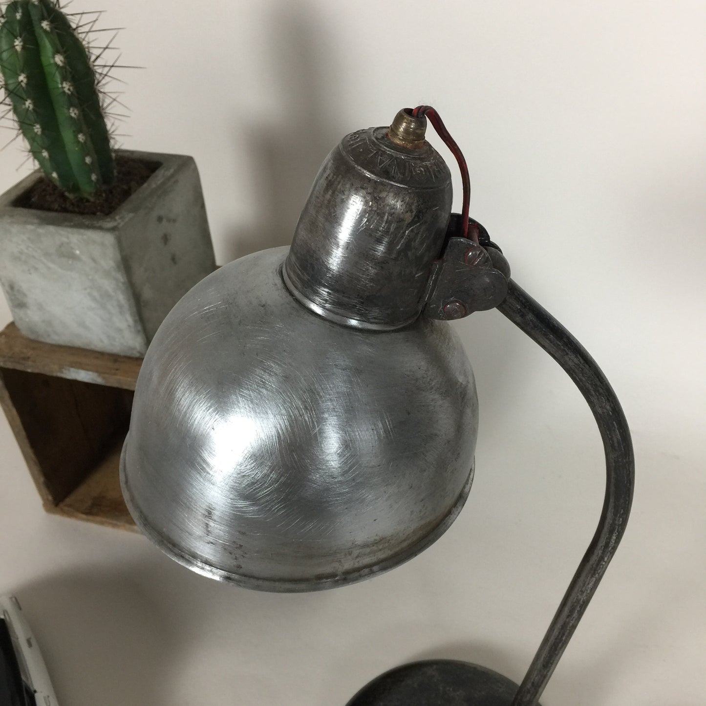 Kaiser Idell Bordlampe model 6551