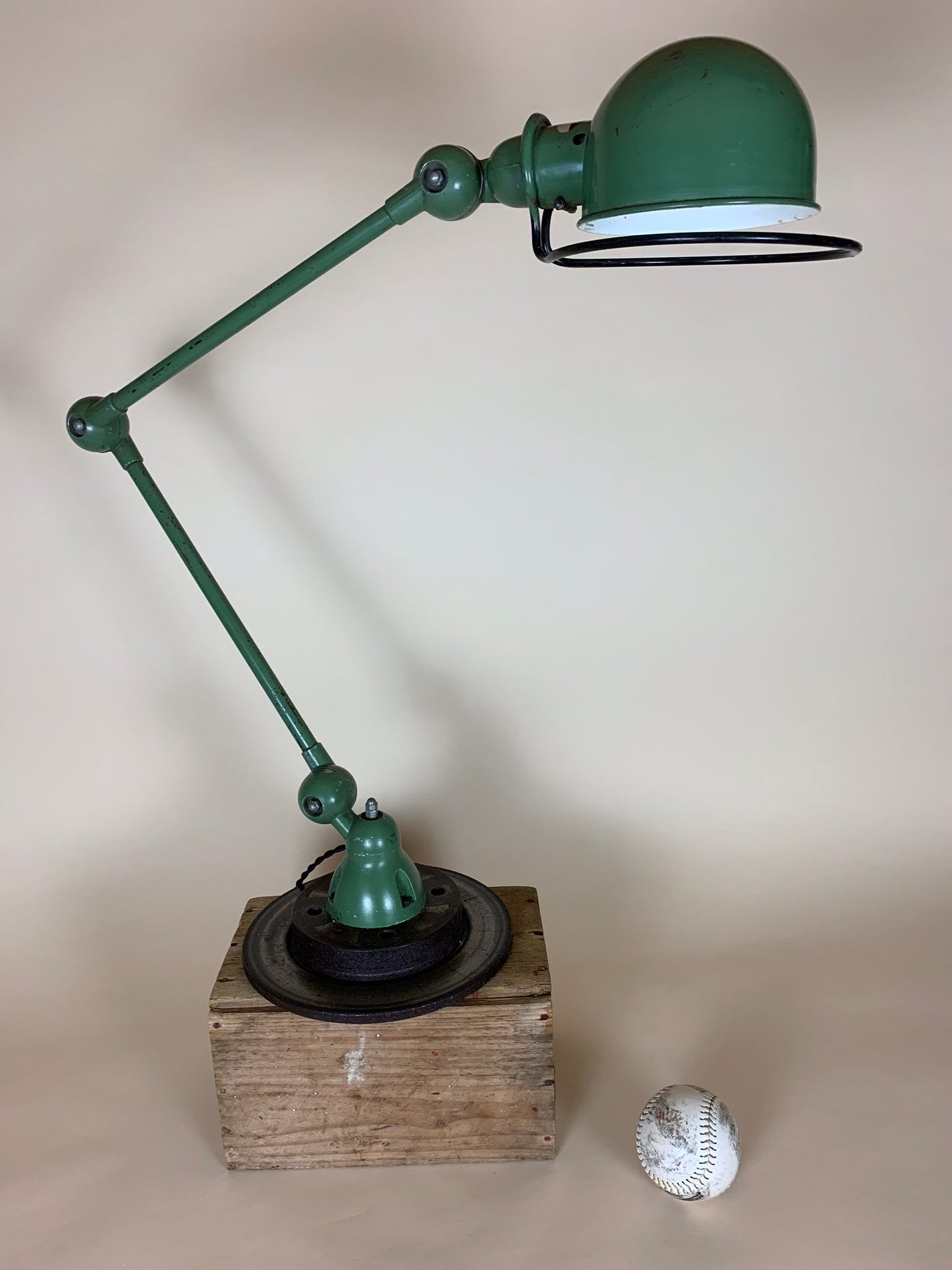 Jieldé lampe i grøn til væg eller bord