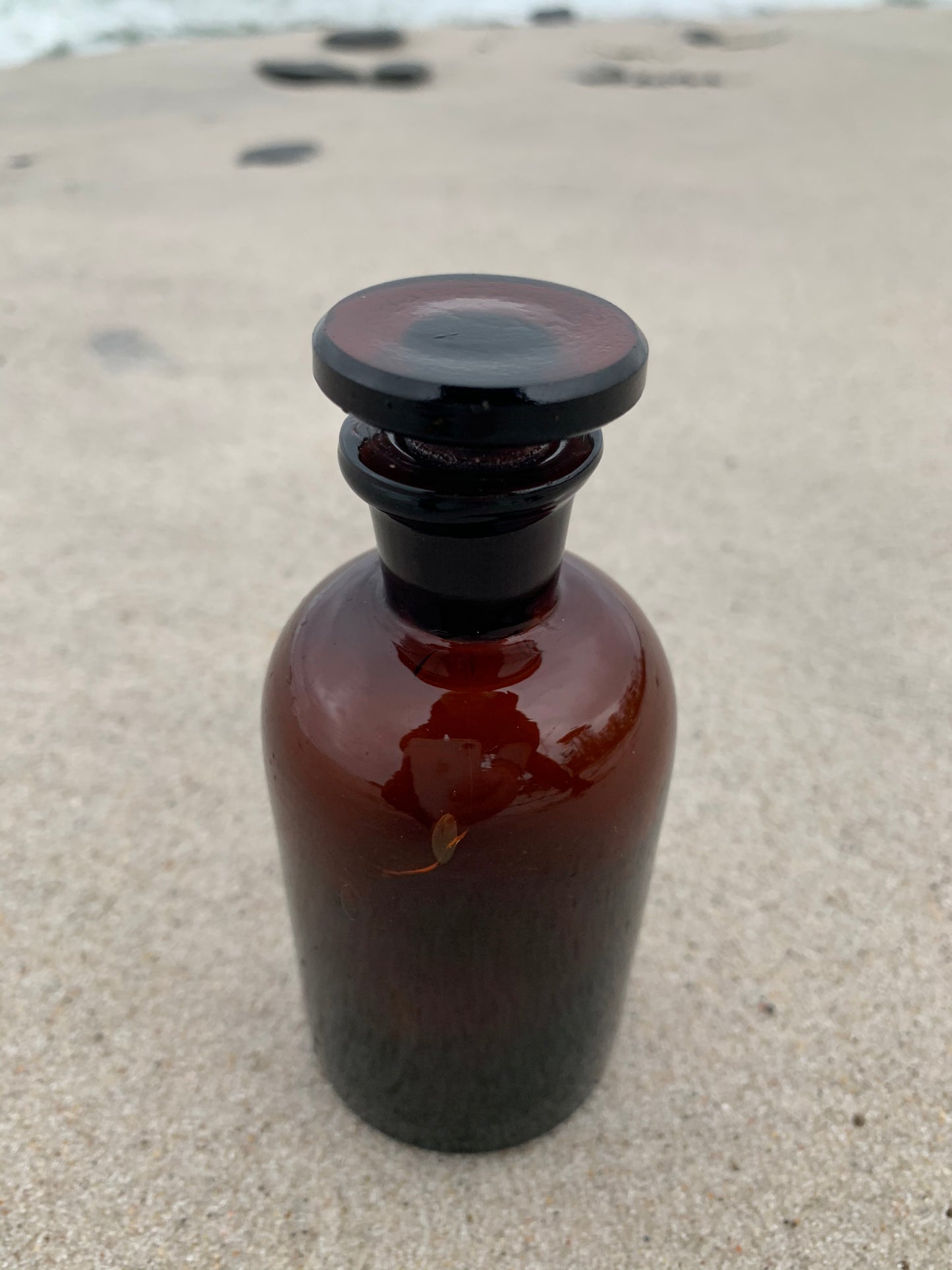 Lille apotekerflaske med glasprop