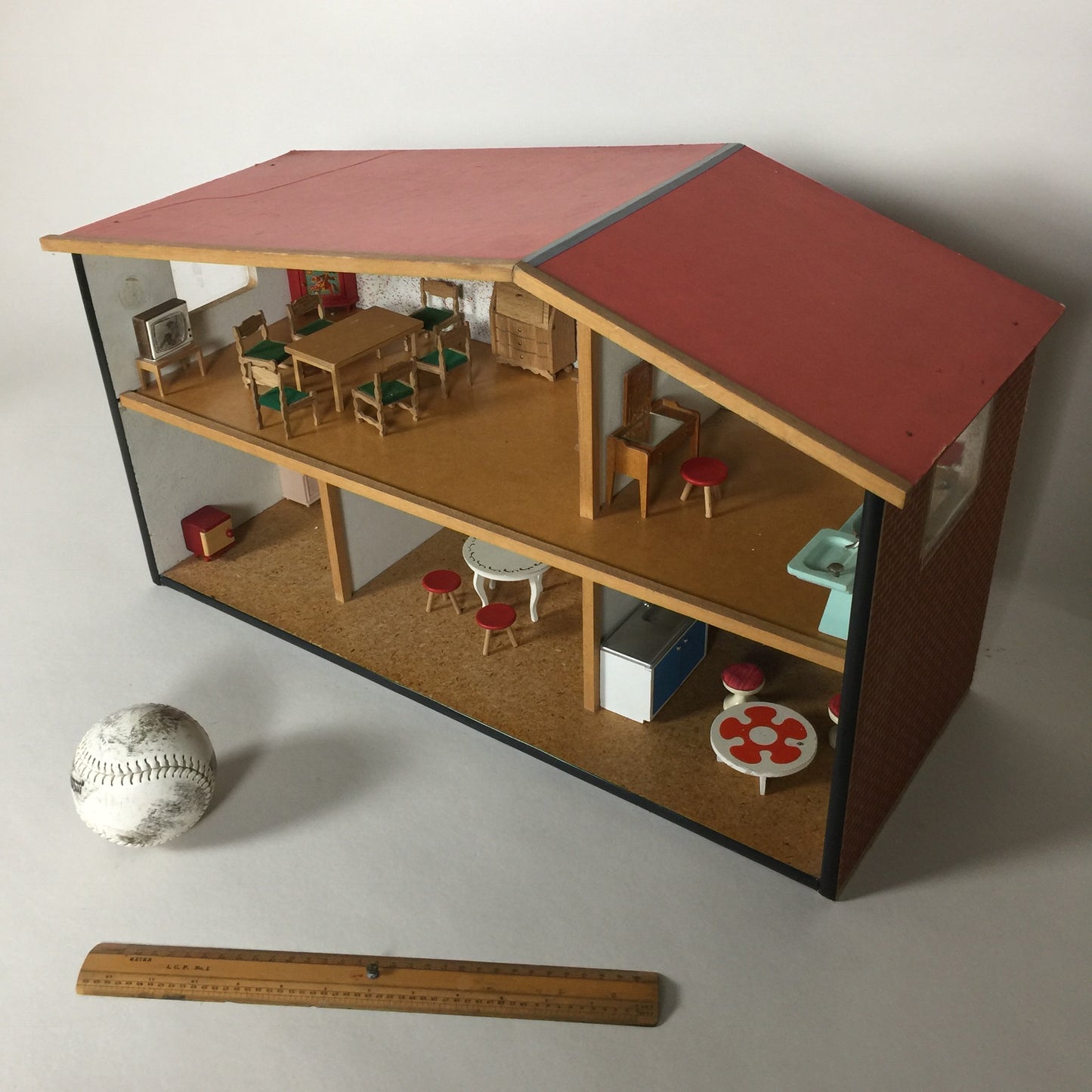 Dukkehus fra Lundby med møbler