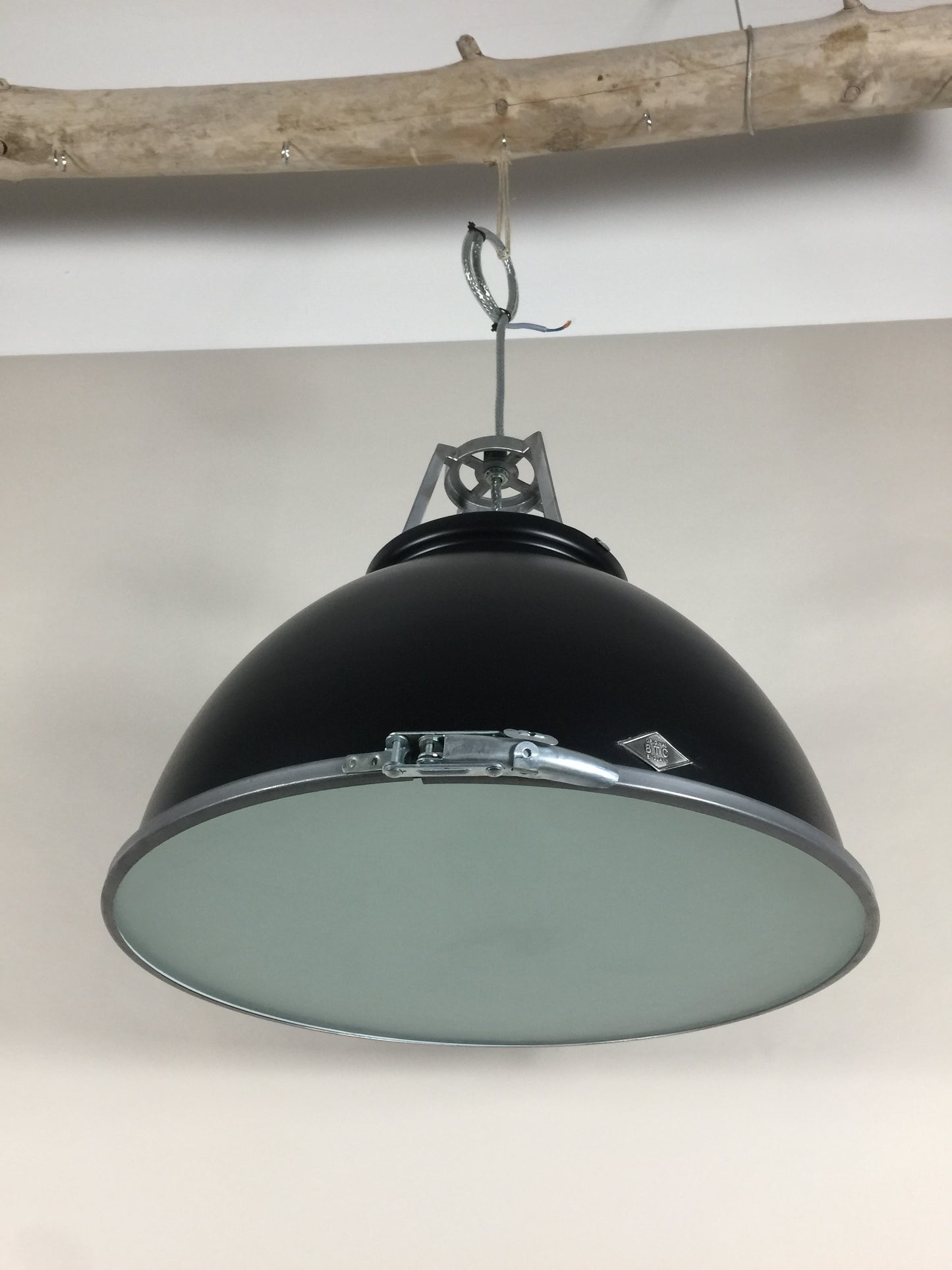 Original BTC lampe - Titan stor model med sandblæst glas