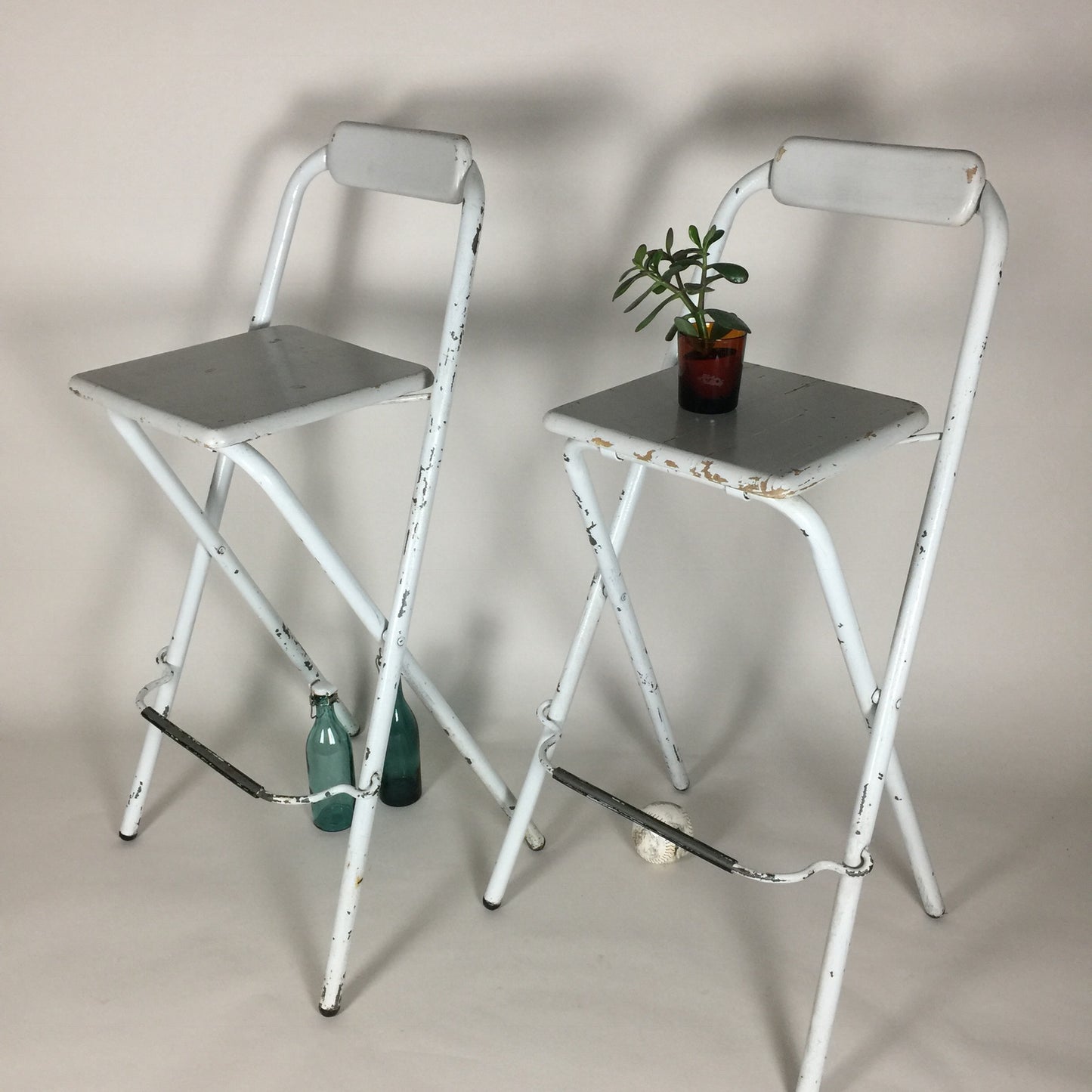 Barstole med masser af lækker patina (sælges samlet)