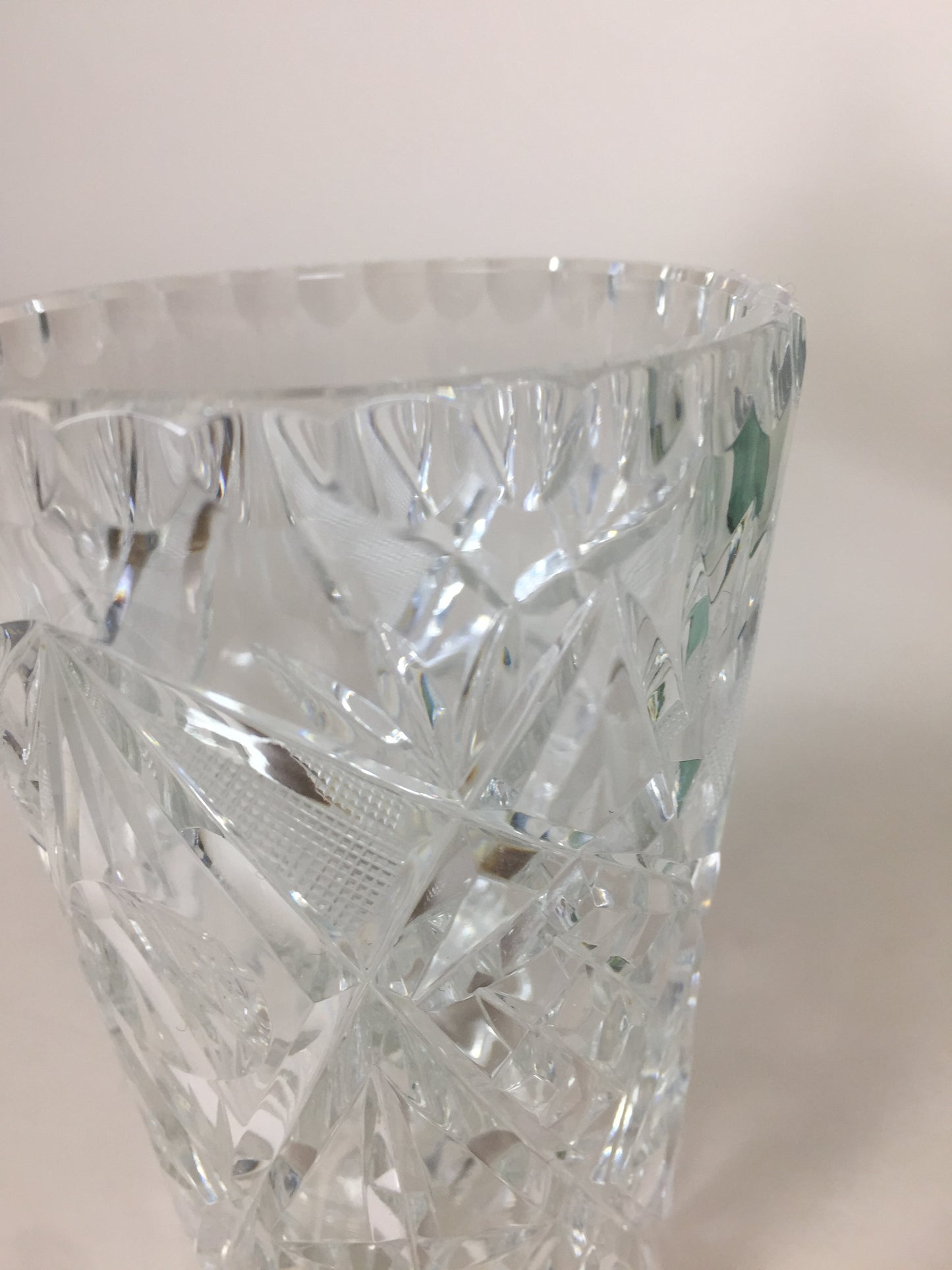 Fin gammel vase
