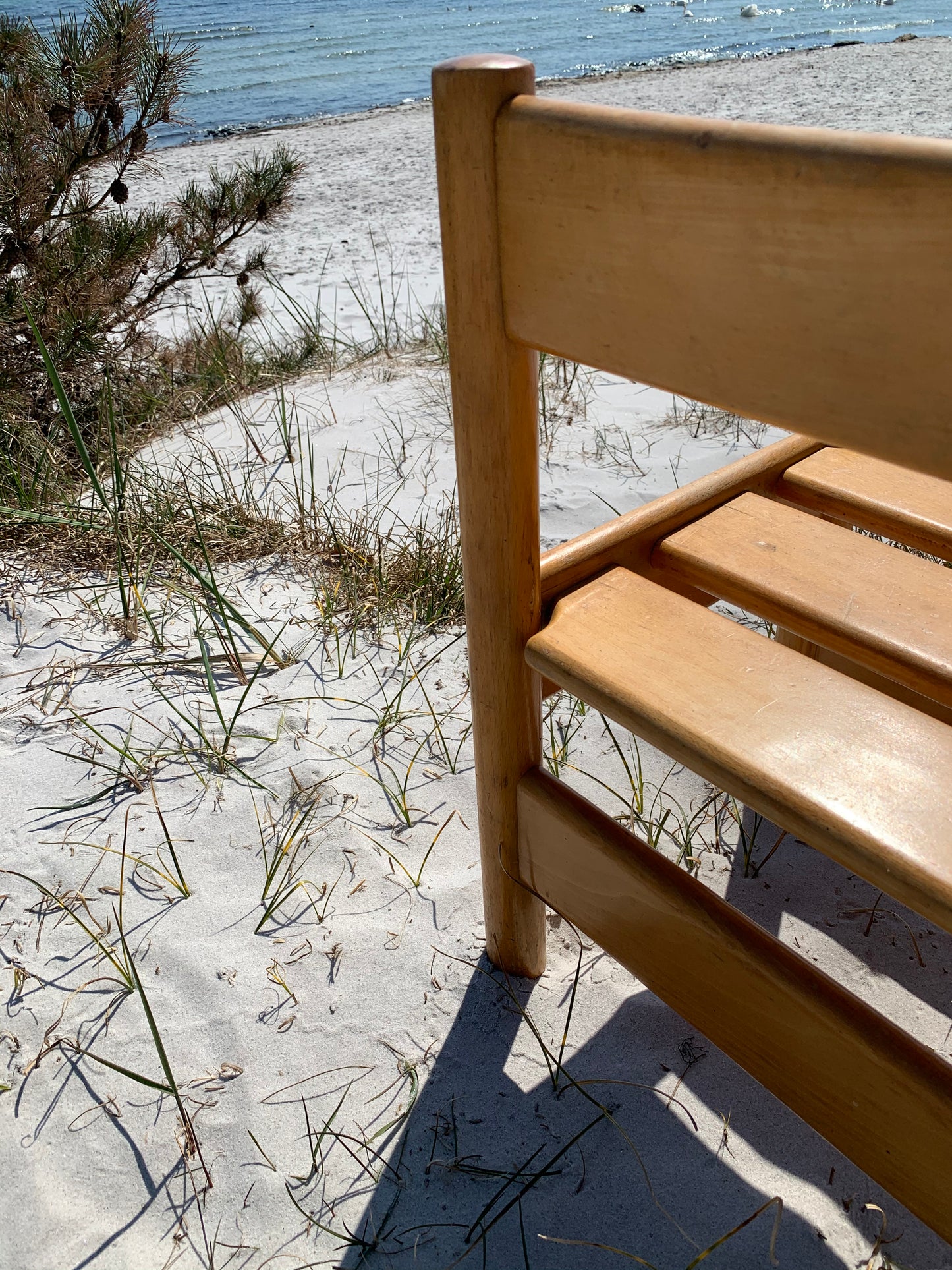 Robust Børnestol i lakeret træ