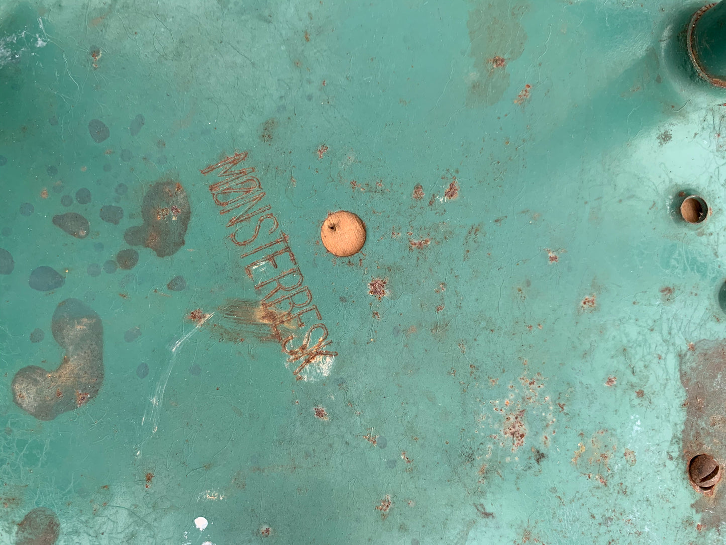 Industriel taburet med masser af patina