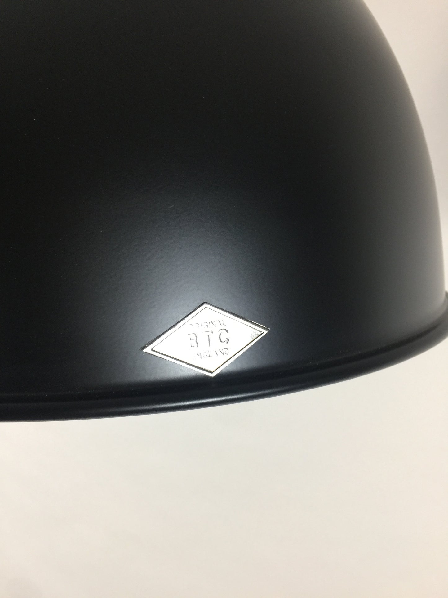 Original BTC lampe - Titan i sort
