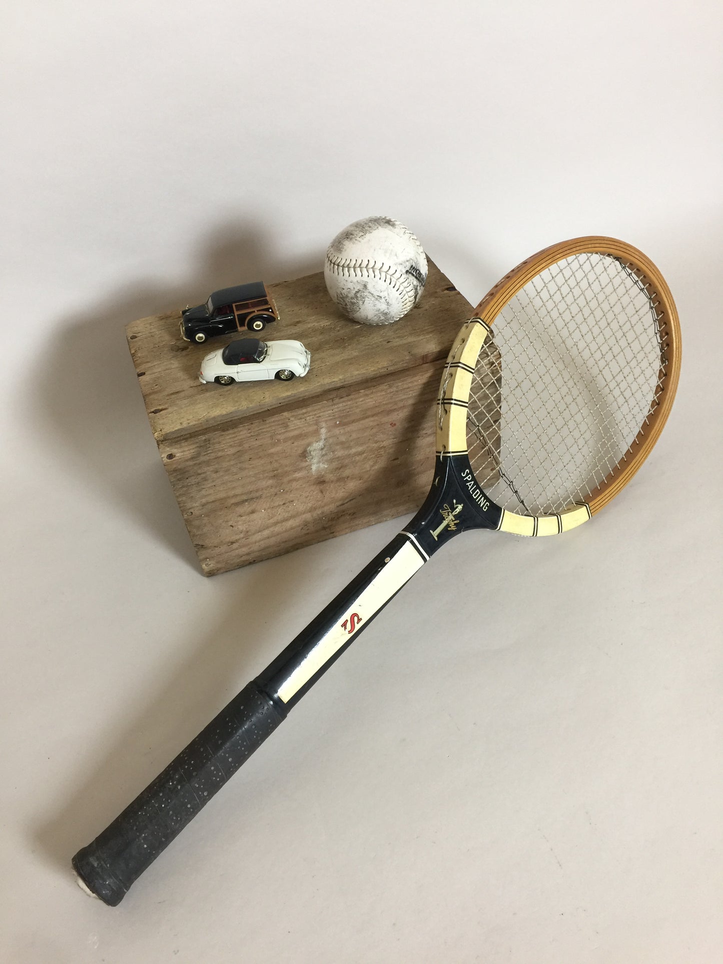 Skøn gammel tennisketcher