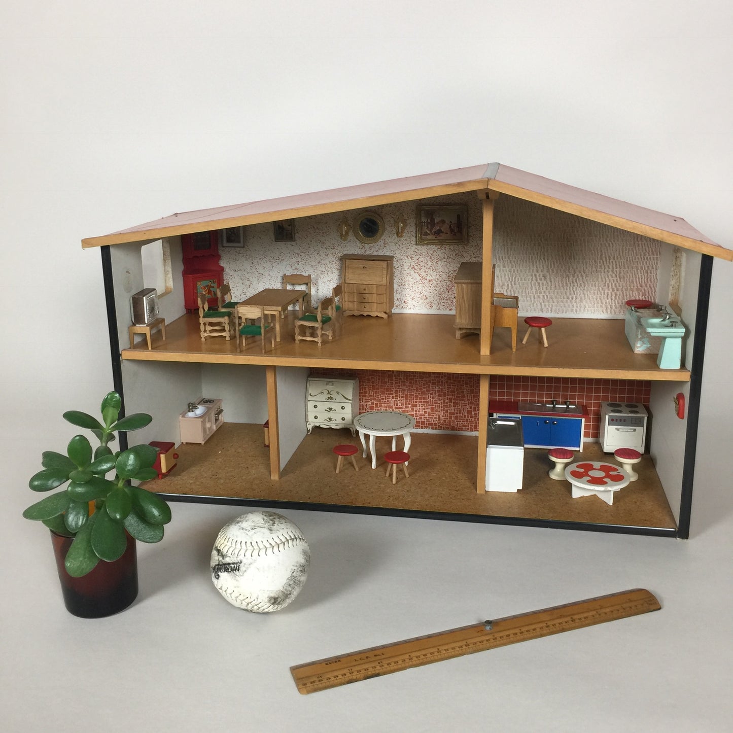 Dukkehus fra Lundby med møbler