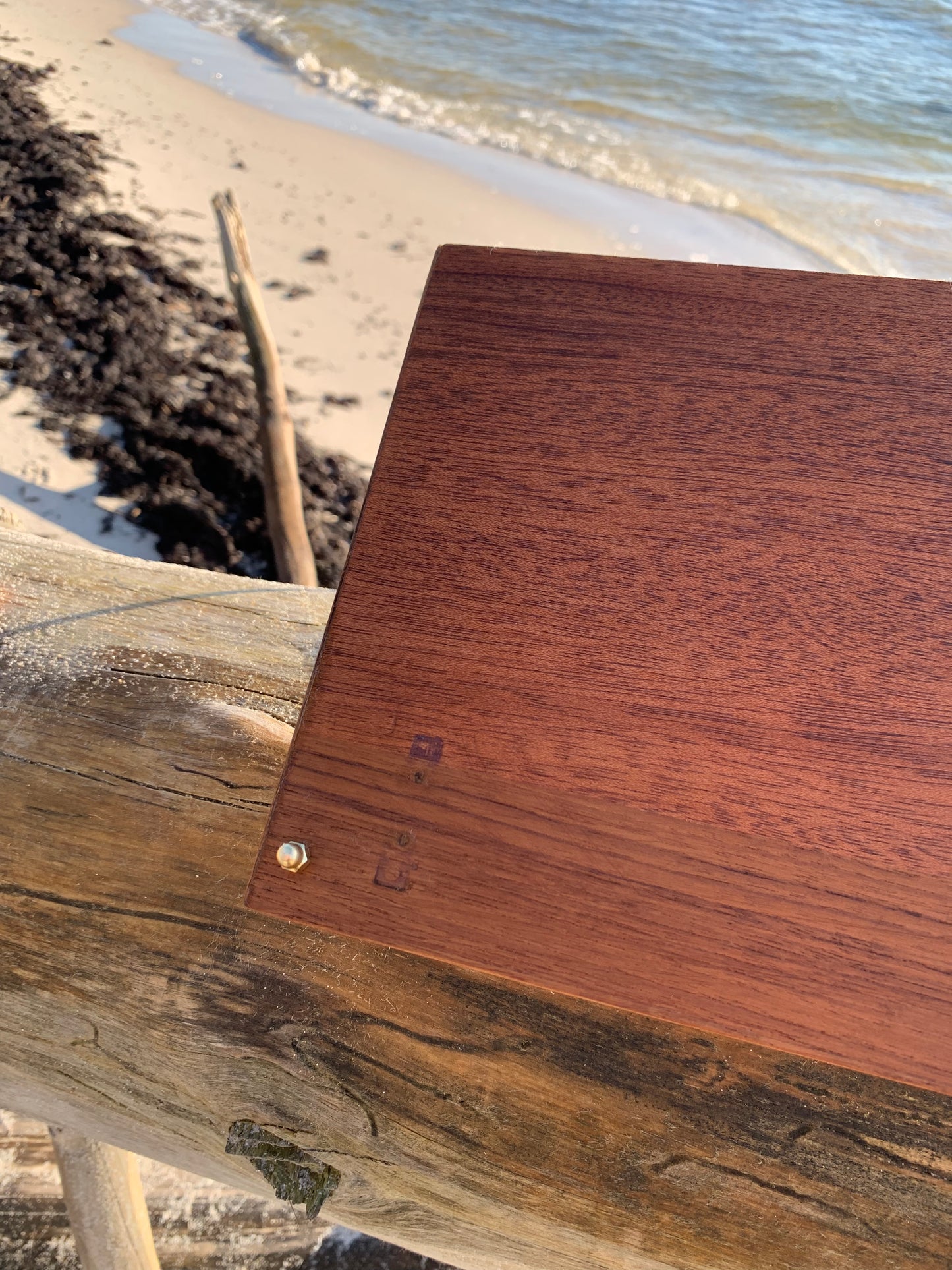 Hylde i teak