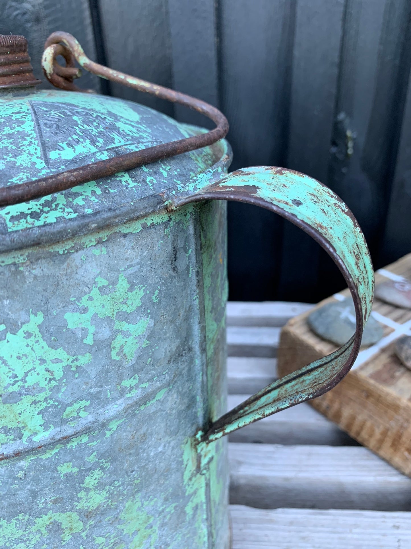 Oliekande med lækker patina