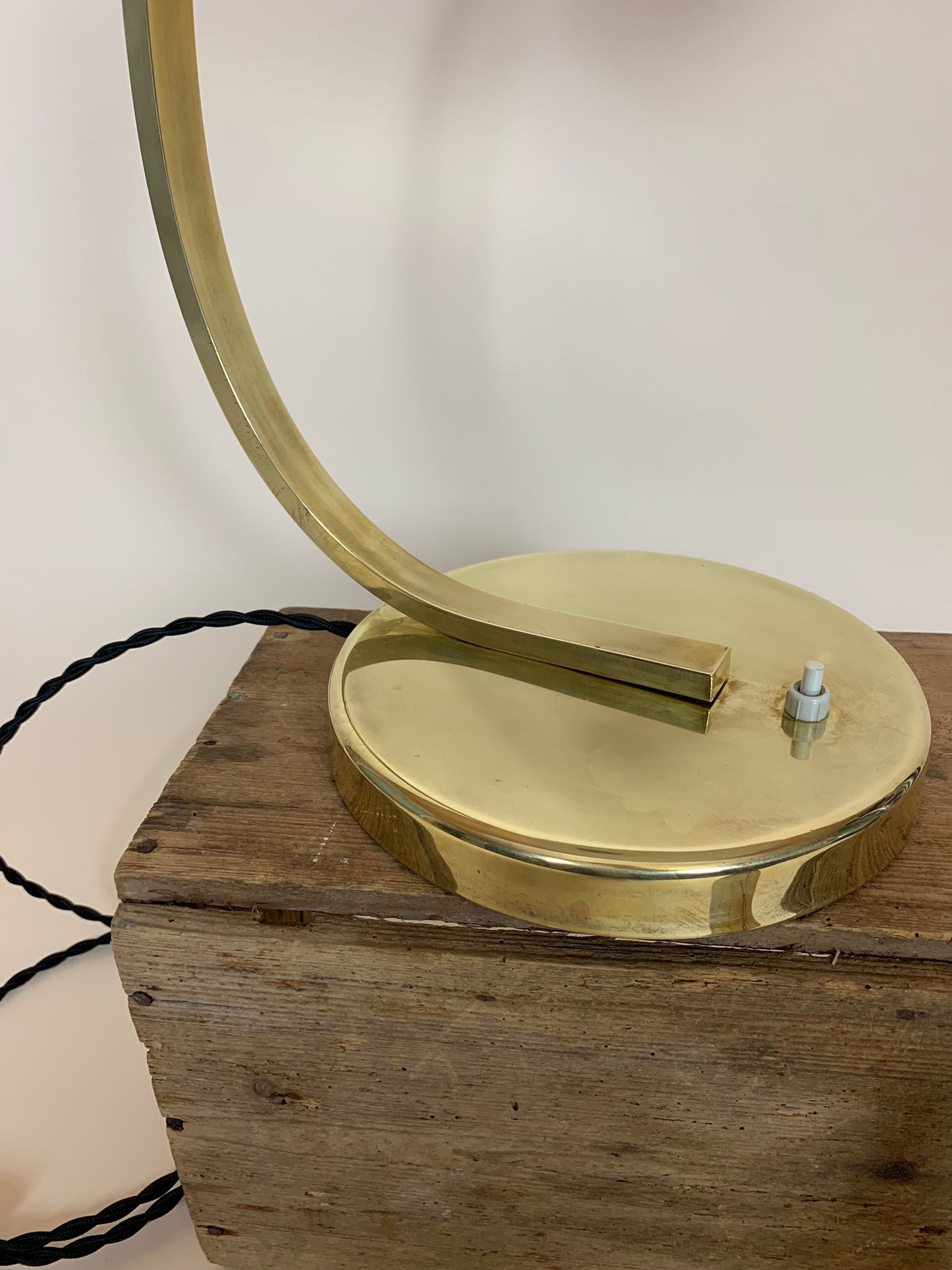 Smuk Christian Dell bordlampe i messing model 6750
