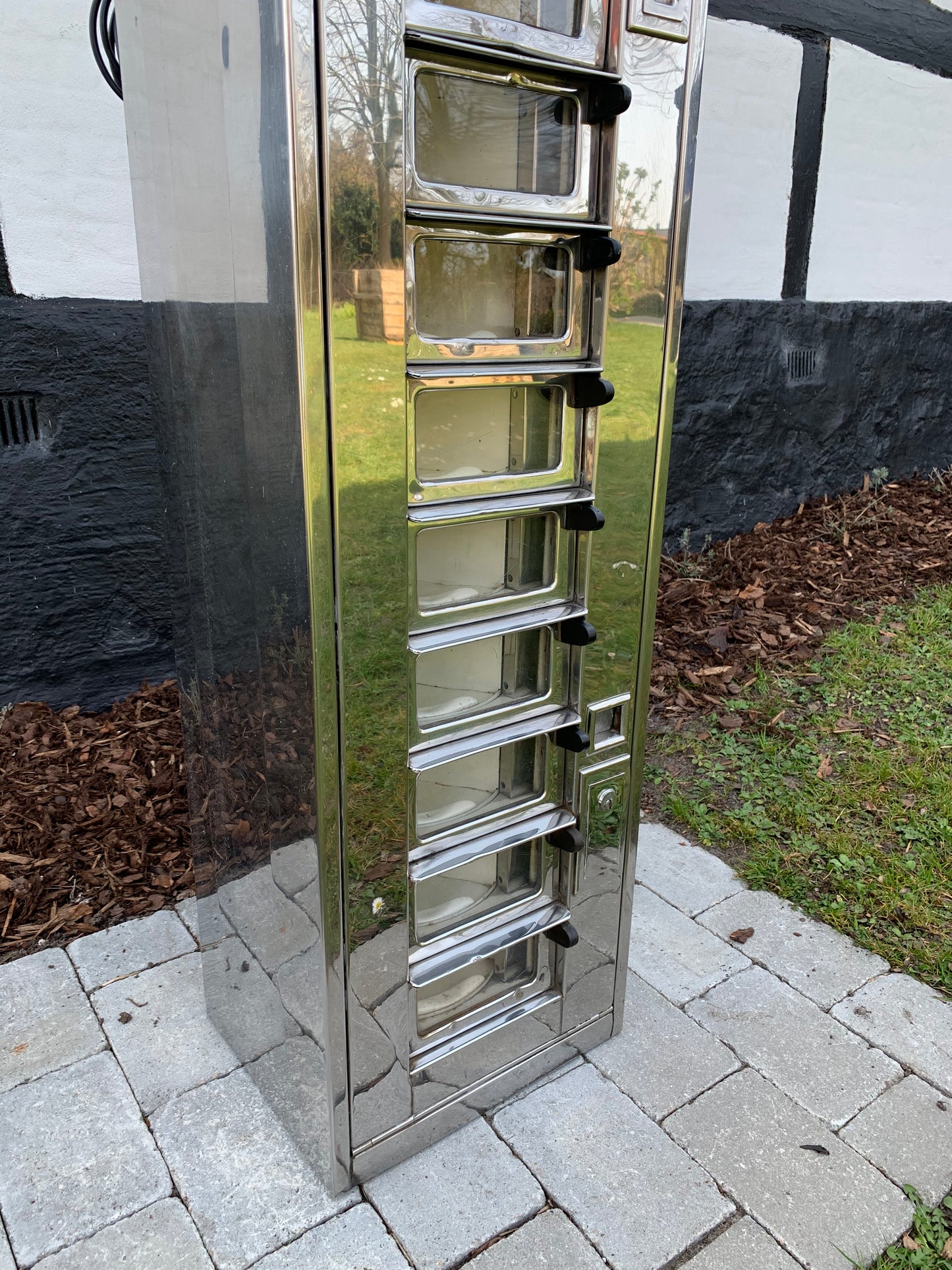 Fin og sjældent eksemplar af Wittenborg automat med lys.