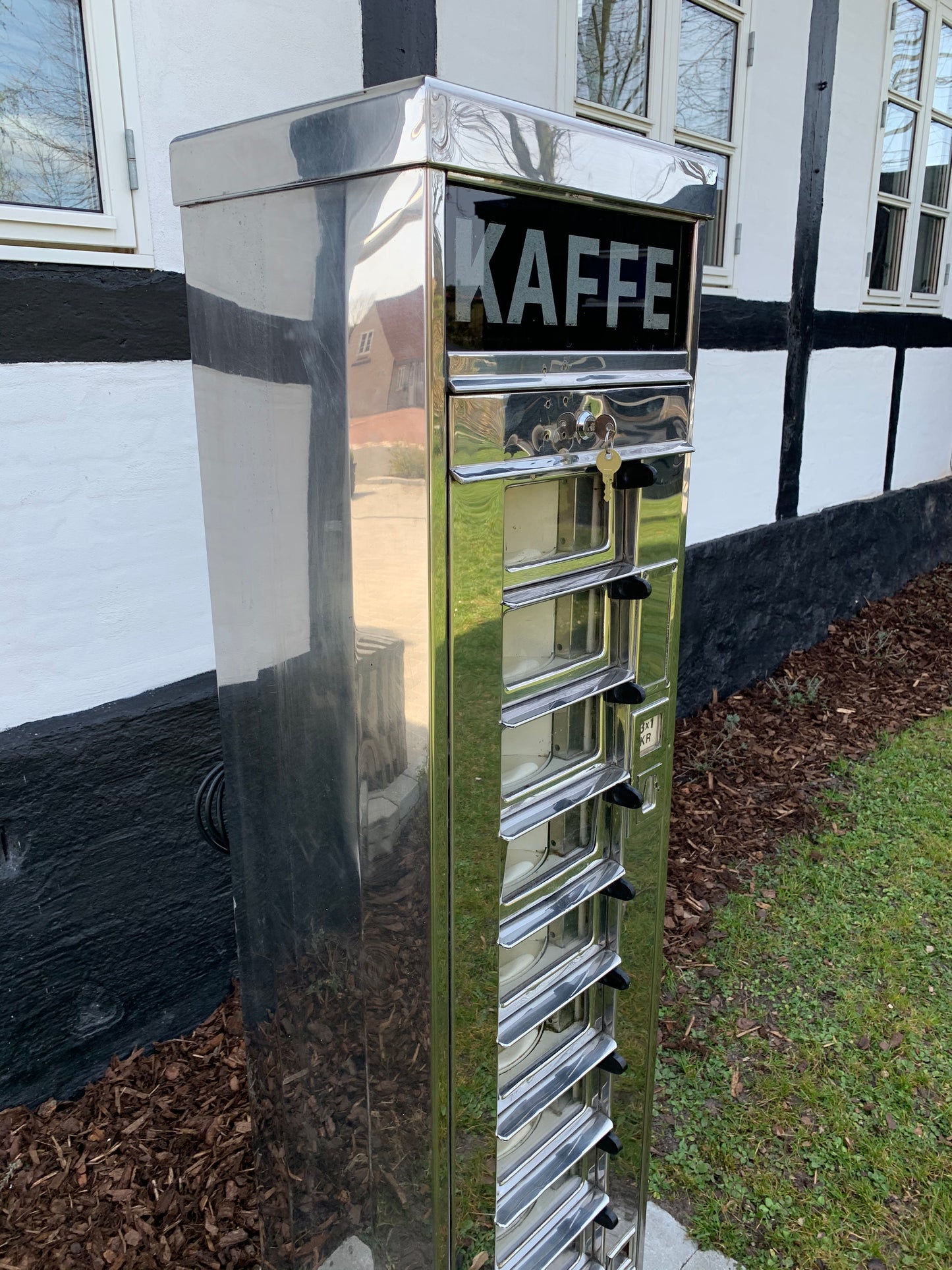 Fin og sjældent eksemplar af Wittenborg automat med lys.