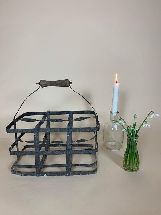 Fin gammel flaskeholder til 6 flasker