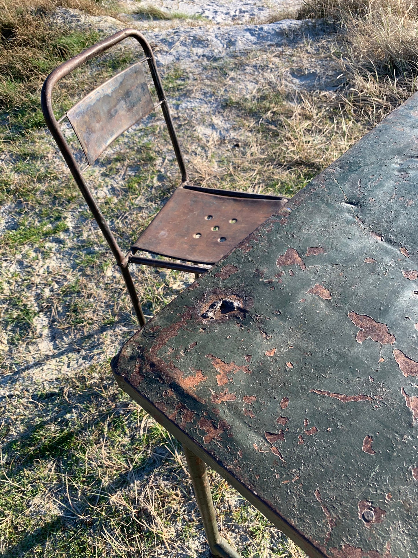 Industrielt bord i rå udgave