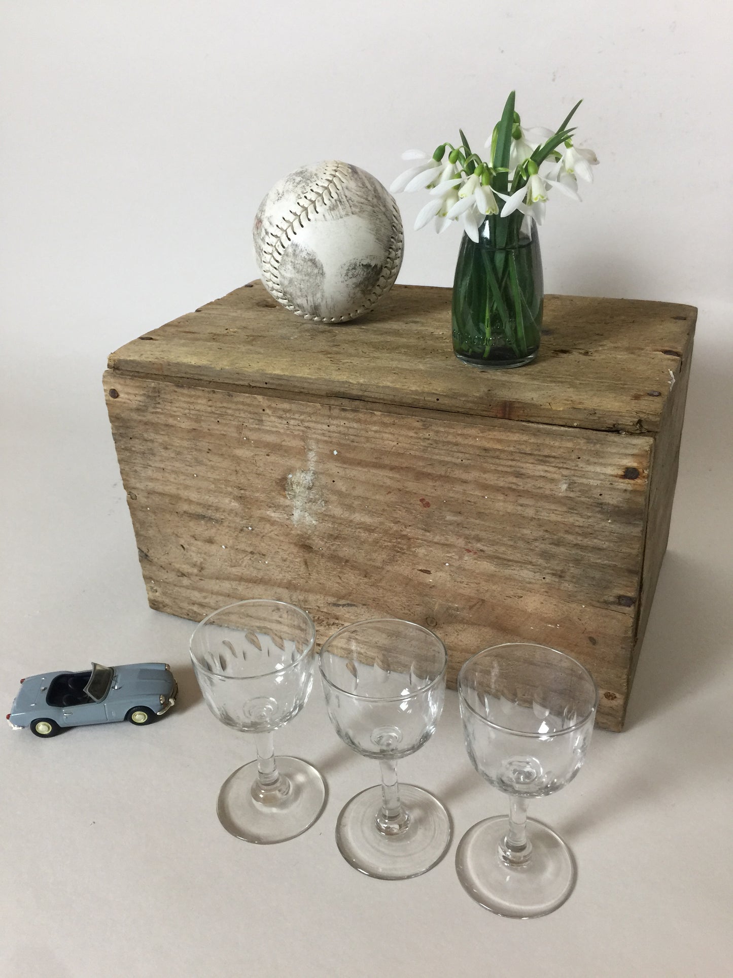 Tre fine og gamle glas