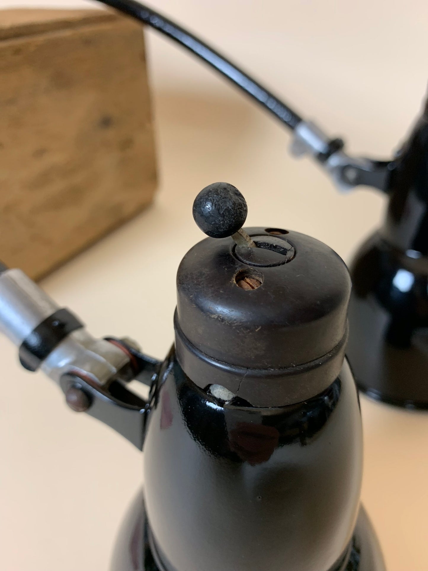 Sort lampe - sælges enkeltvis (prisen er pr. stk.)