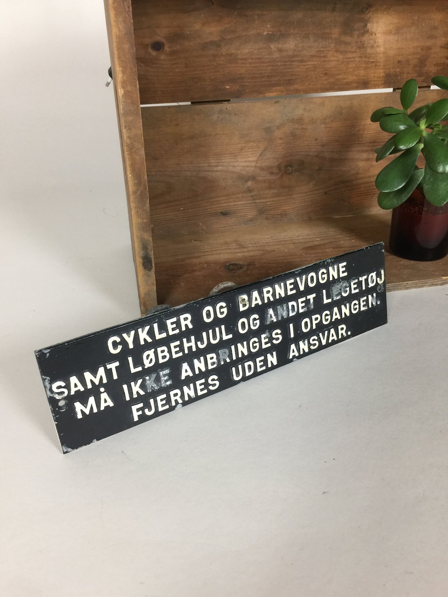 Skilt med tekst