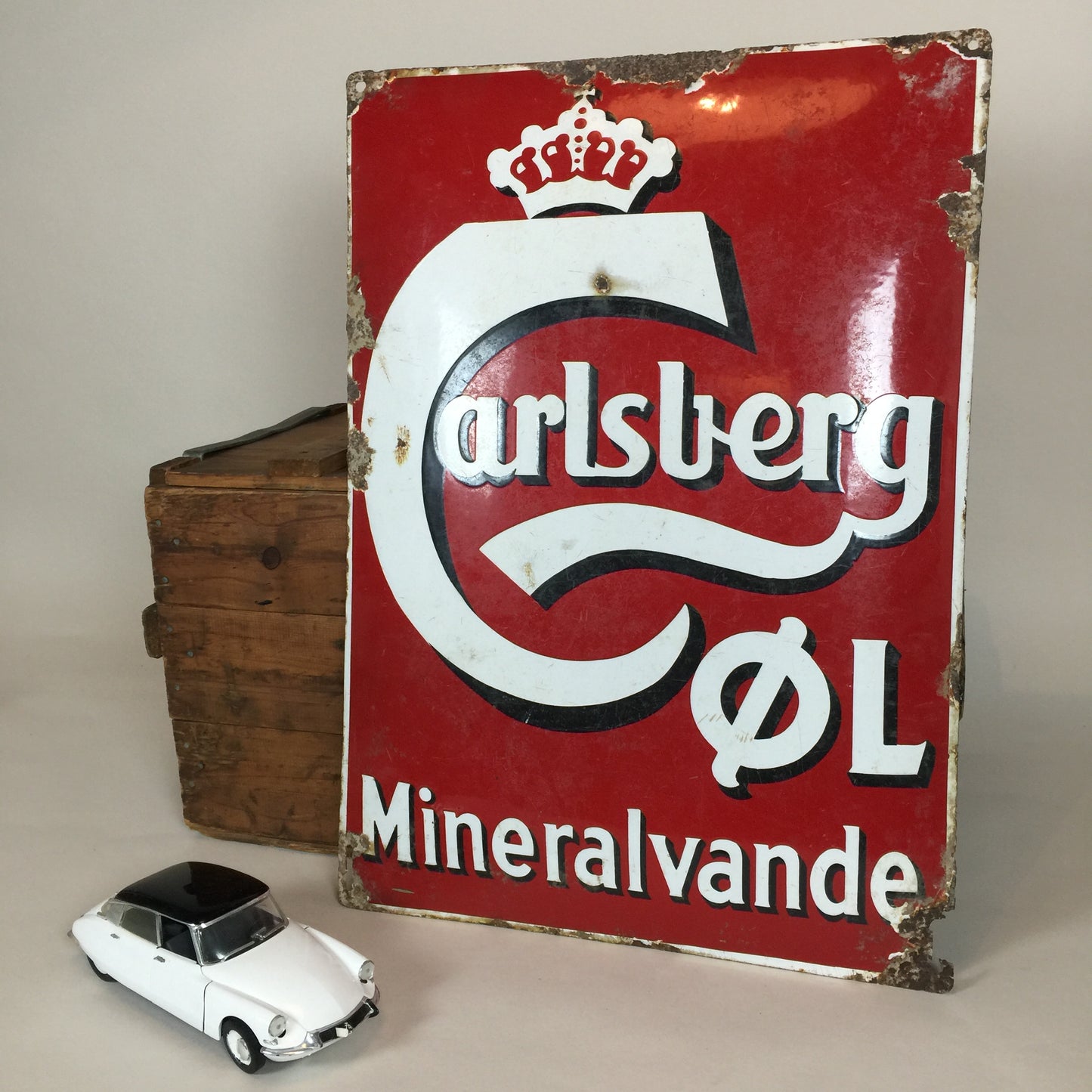 Gammelt og smukt patineret Carlsberg skilt