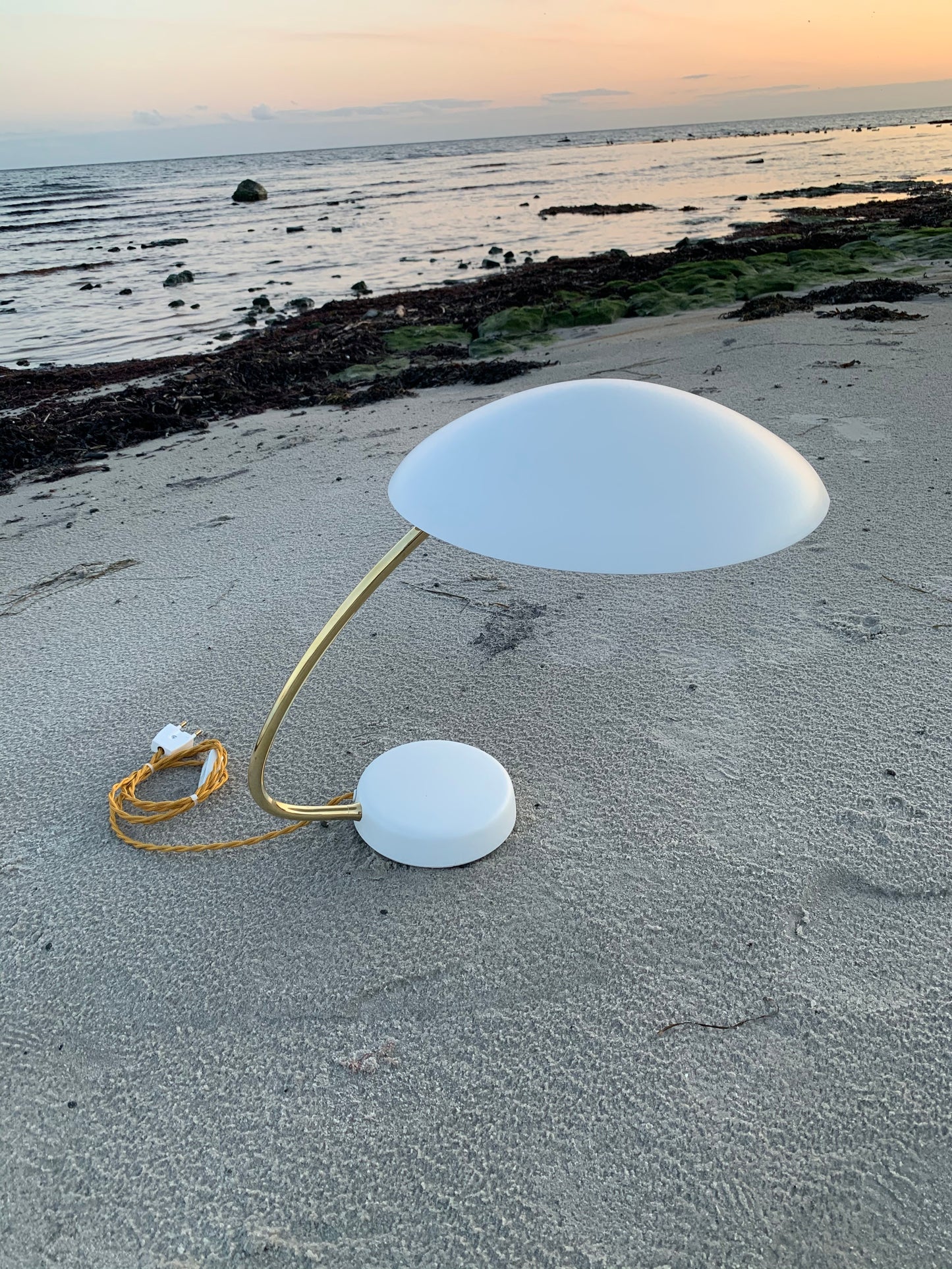 Cosack lampe - Hvid med messing