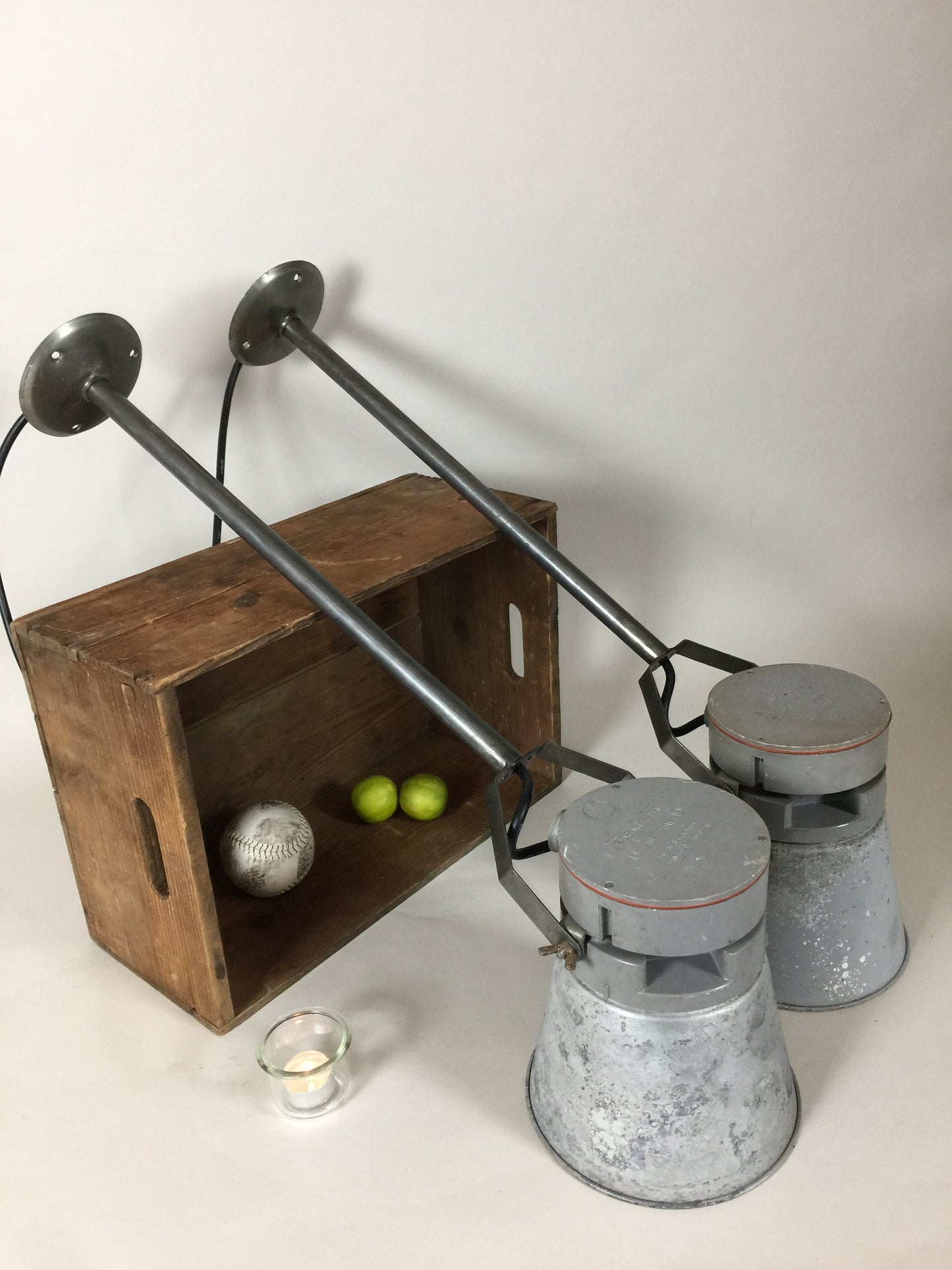 Lækker rå loft eller væglampe (prisen er pr. stk.)