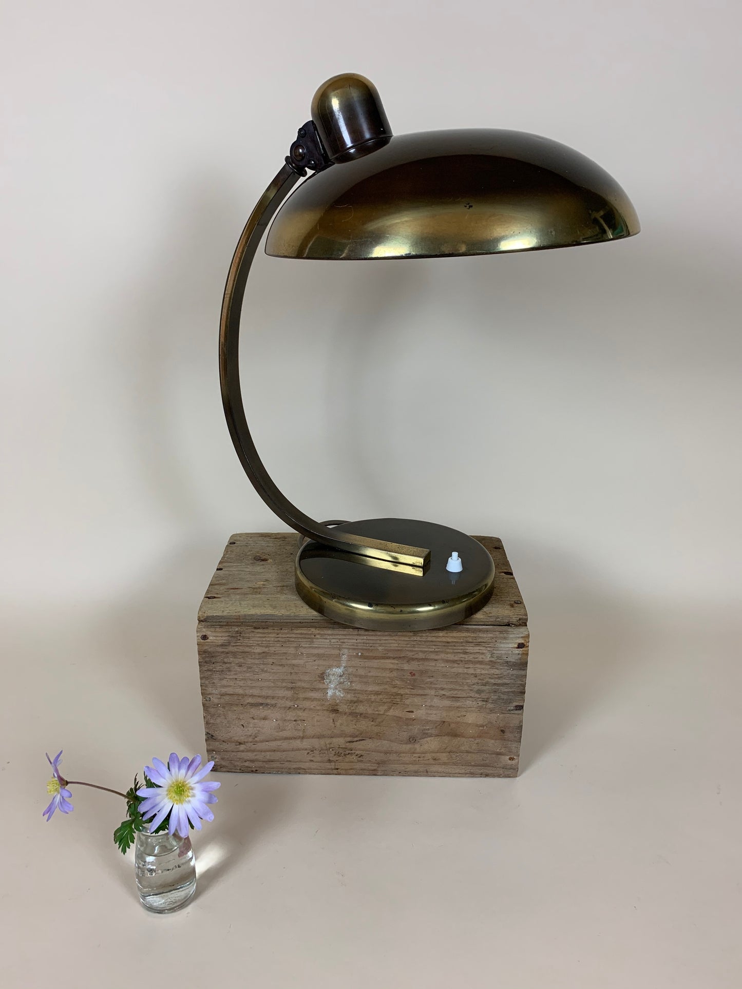 Christian Dell 6750 bordlampe i mørkpoleret messing