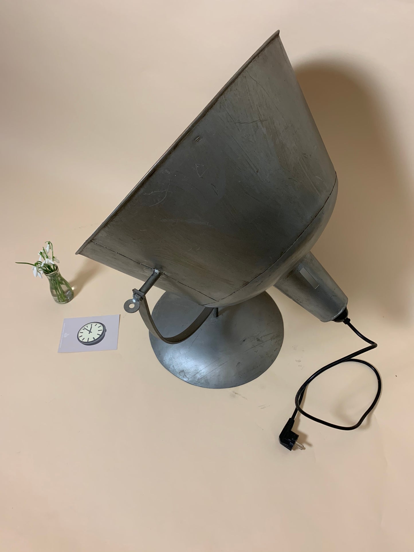 Stor industriel gulvlampe