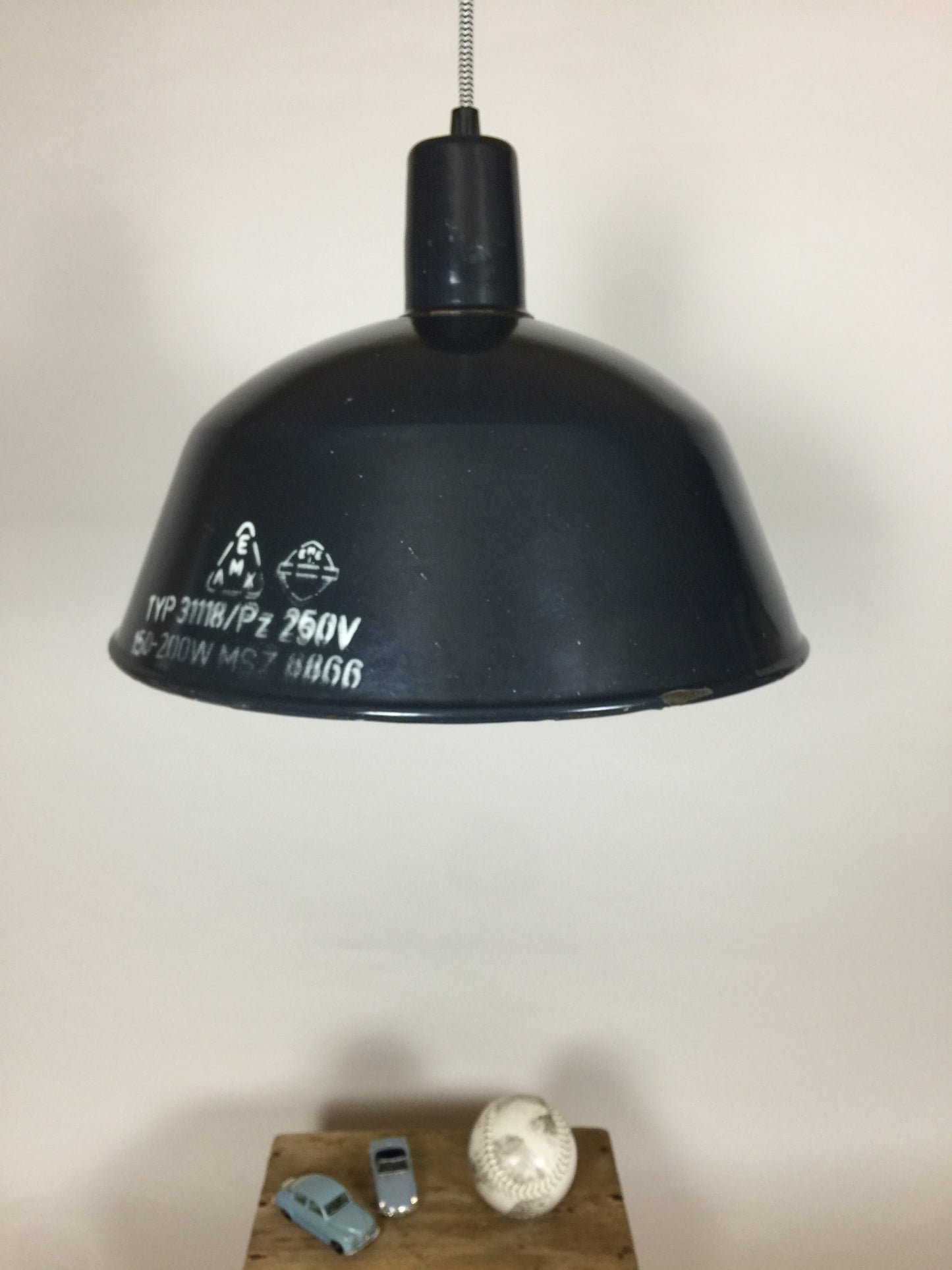 Smuk, rå og industriel lampe