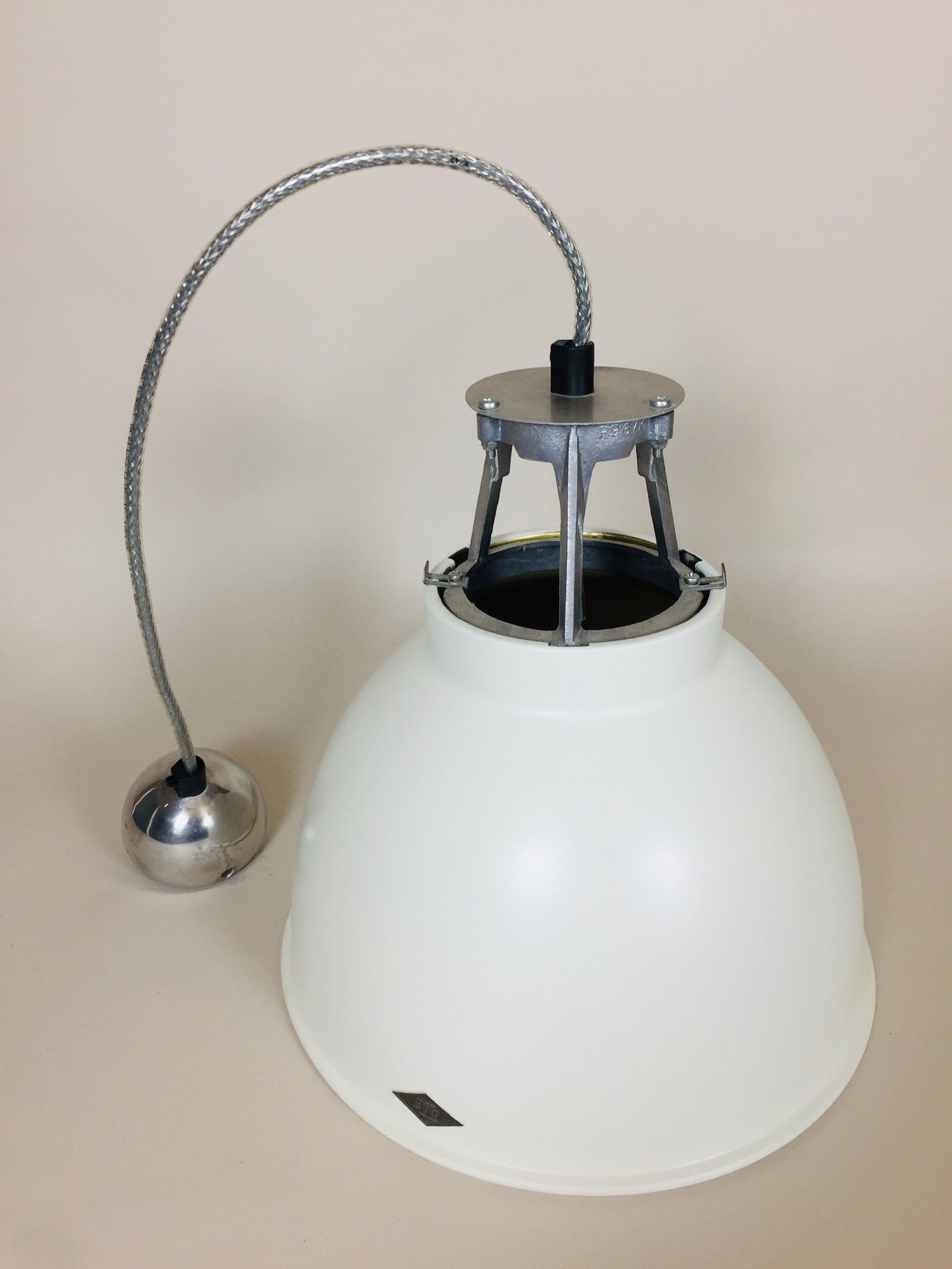 Btc lampe hvid med guld - Titan