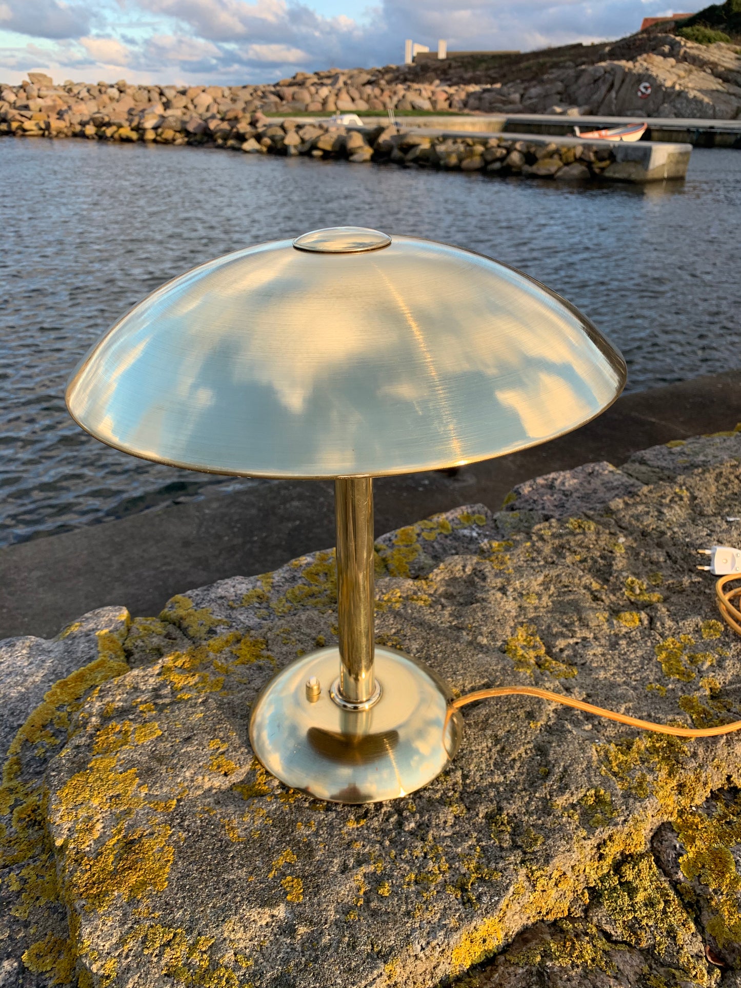 Egon Hillebrand i messing med svingarm