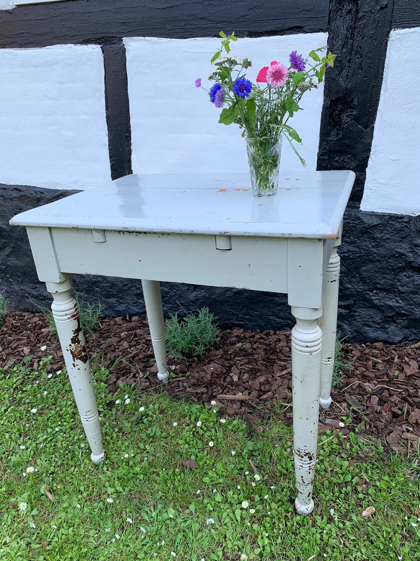 Gammelt bord med patina
