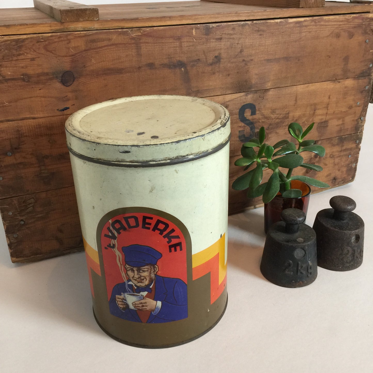 Gammel fin kaffedåse fra Belgien