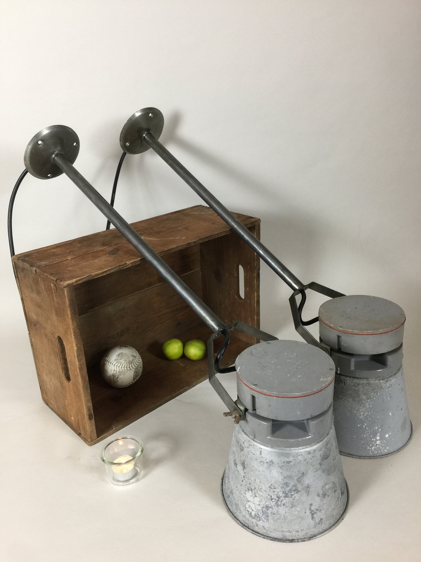 Lækker rå loft eller væglampe (prisen er pr. stk.)