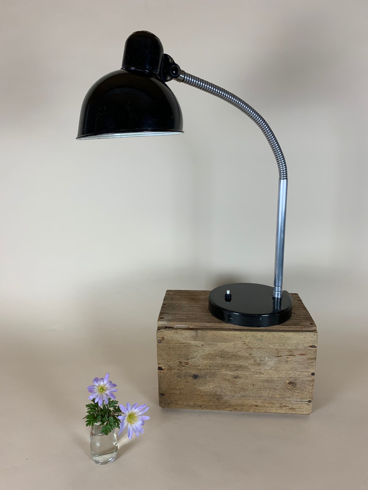 Kaiser Idell 6561 bordlampe