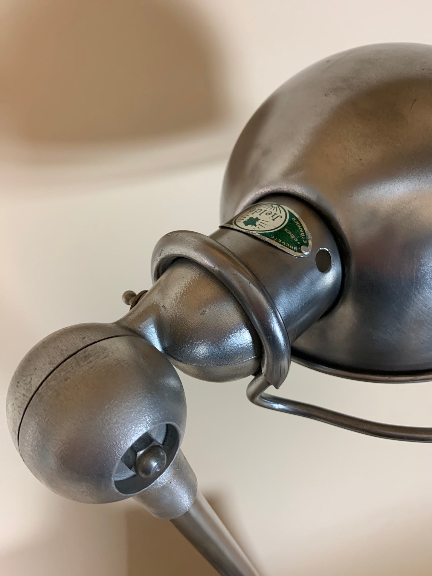 Jieldé lampe med en arm og flot fod
