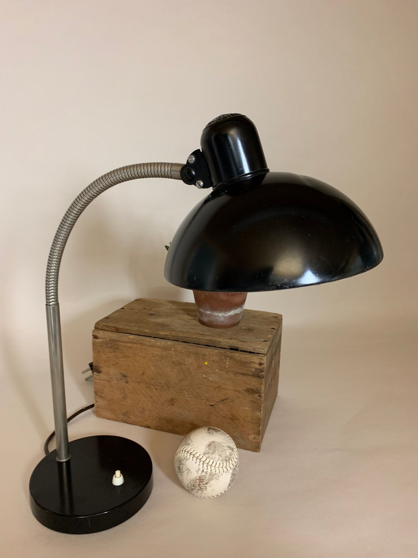 Skøn Christian Dell med flexarm og patina