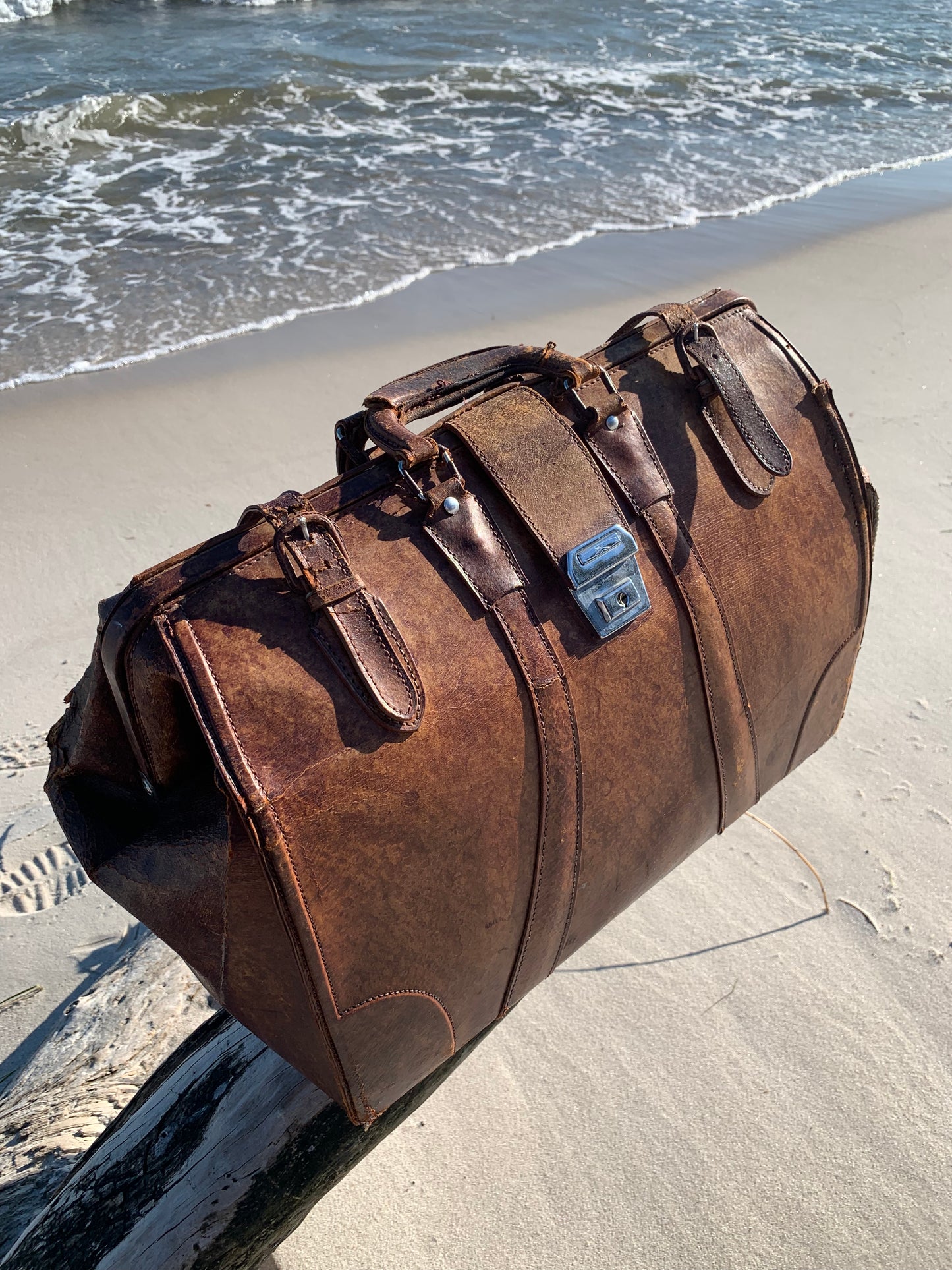 Gammel taske med patina
