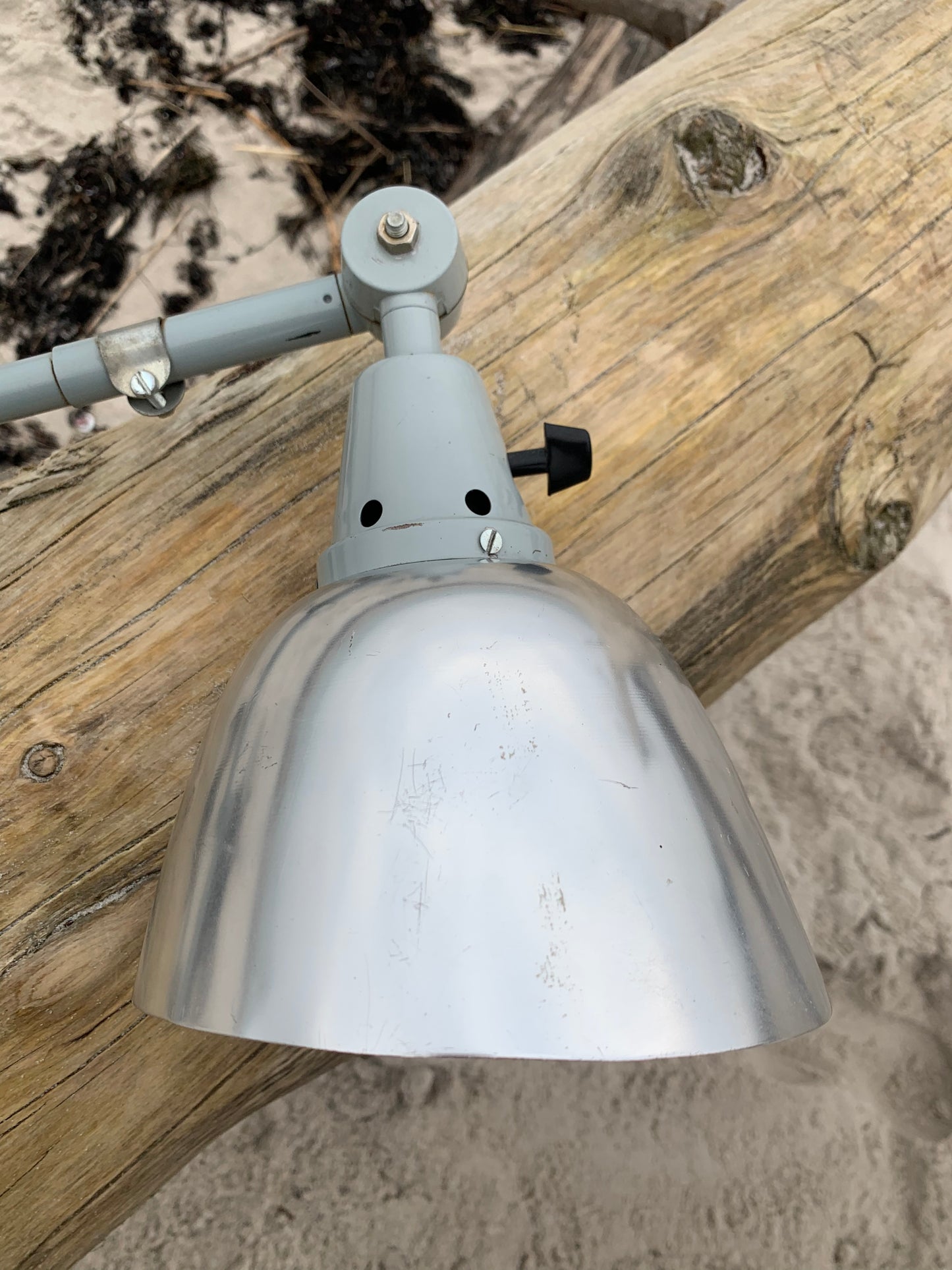 Midgard lampe med bordbeslag