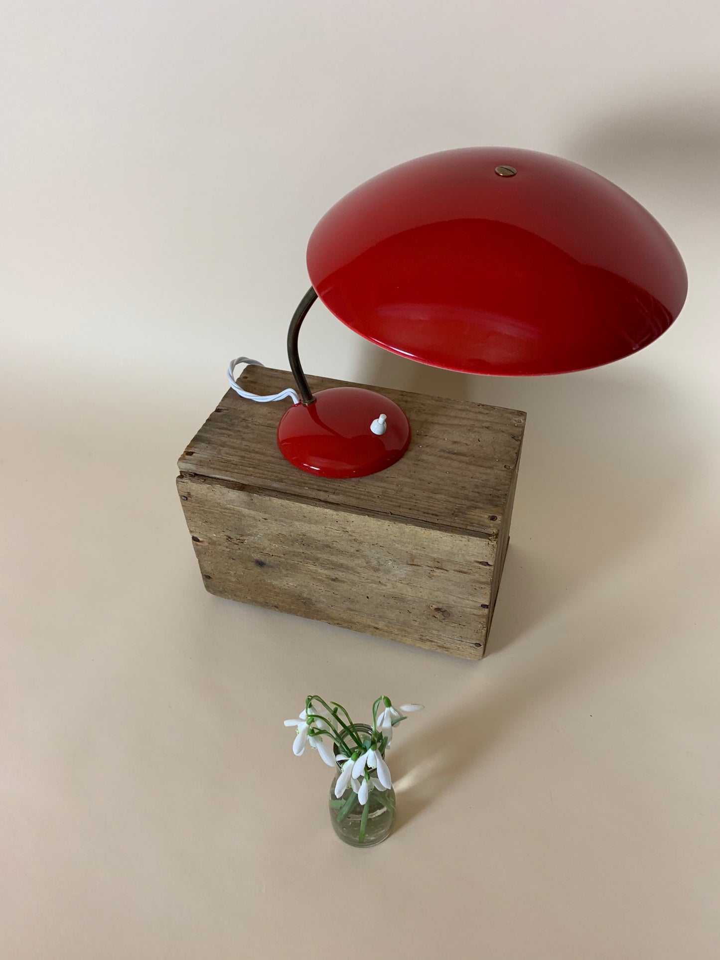 Smuk rød Christian Dell bordlampe