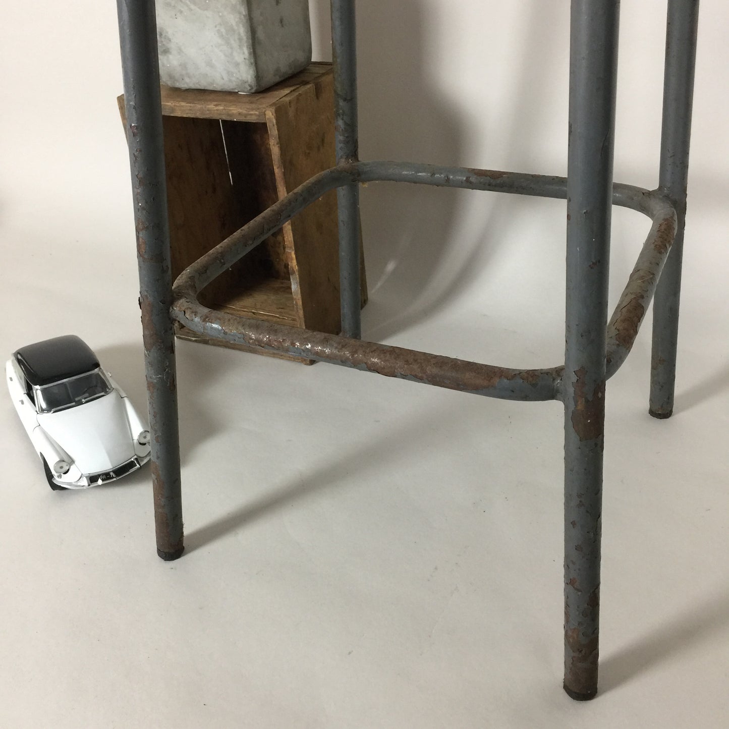 Høj industriel taburet