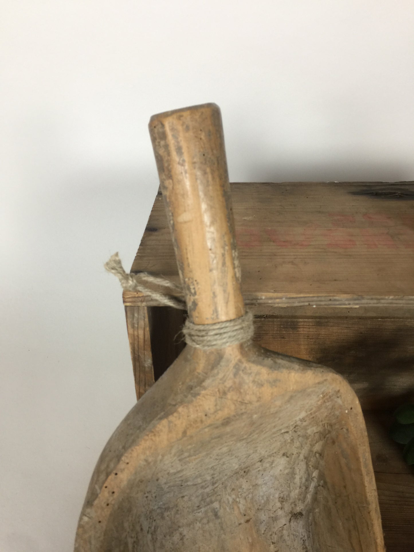 Træøse med skøn patina