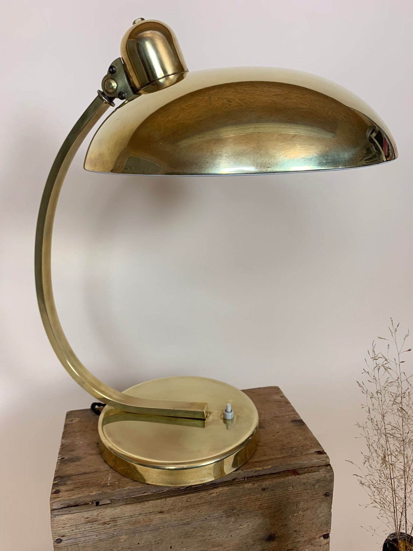 Smuk Christian Dell bordlampe i messing model 6750