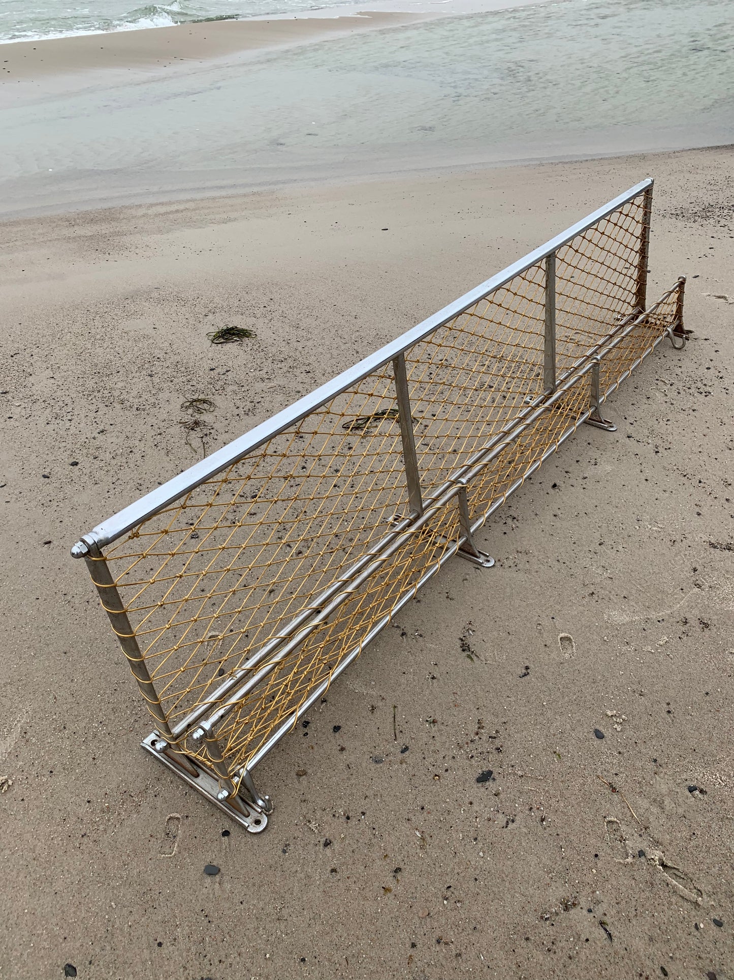 DSB hattehylde med net
