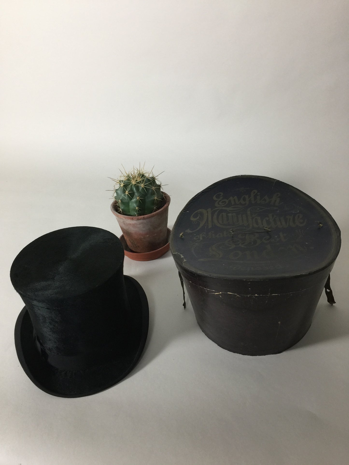 Flot høj hat i original hatteæske