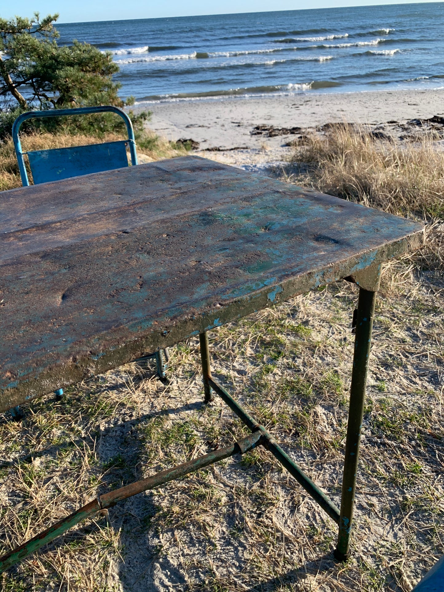 Industrielt bord i rå udgave