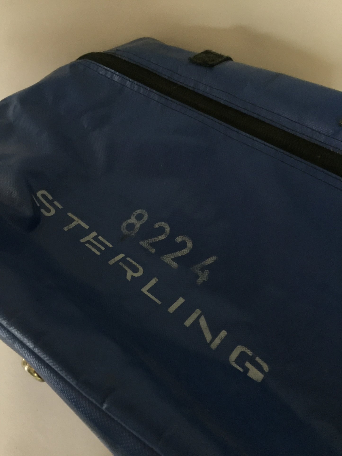 Charmerende plombetaske fra Sterlingfly