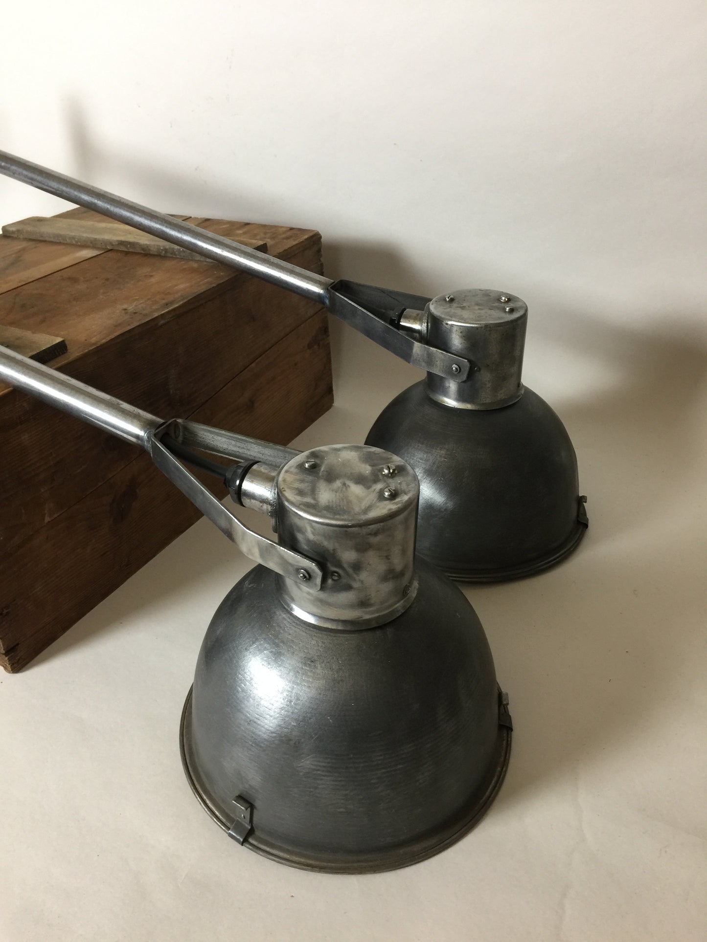 Skøn lampe med lækker patina (prisen er pr. stk.)