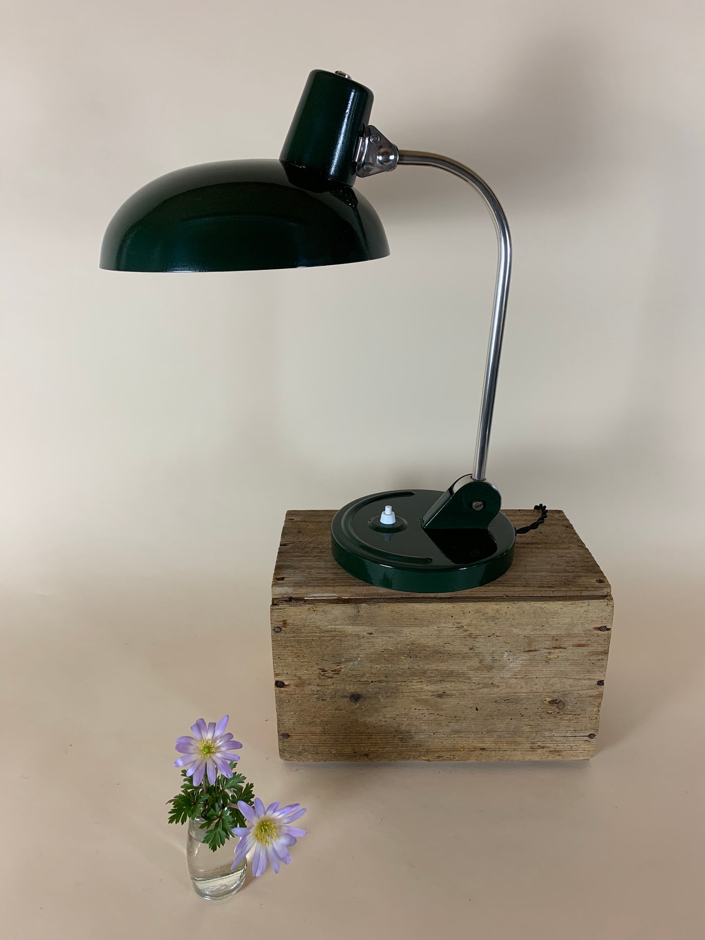 Bordlampe designet af Christian Dell for Koranda