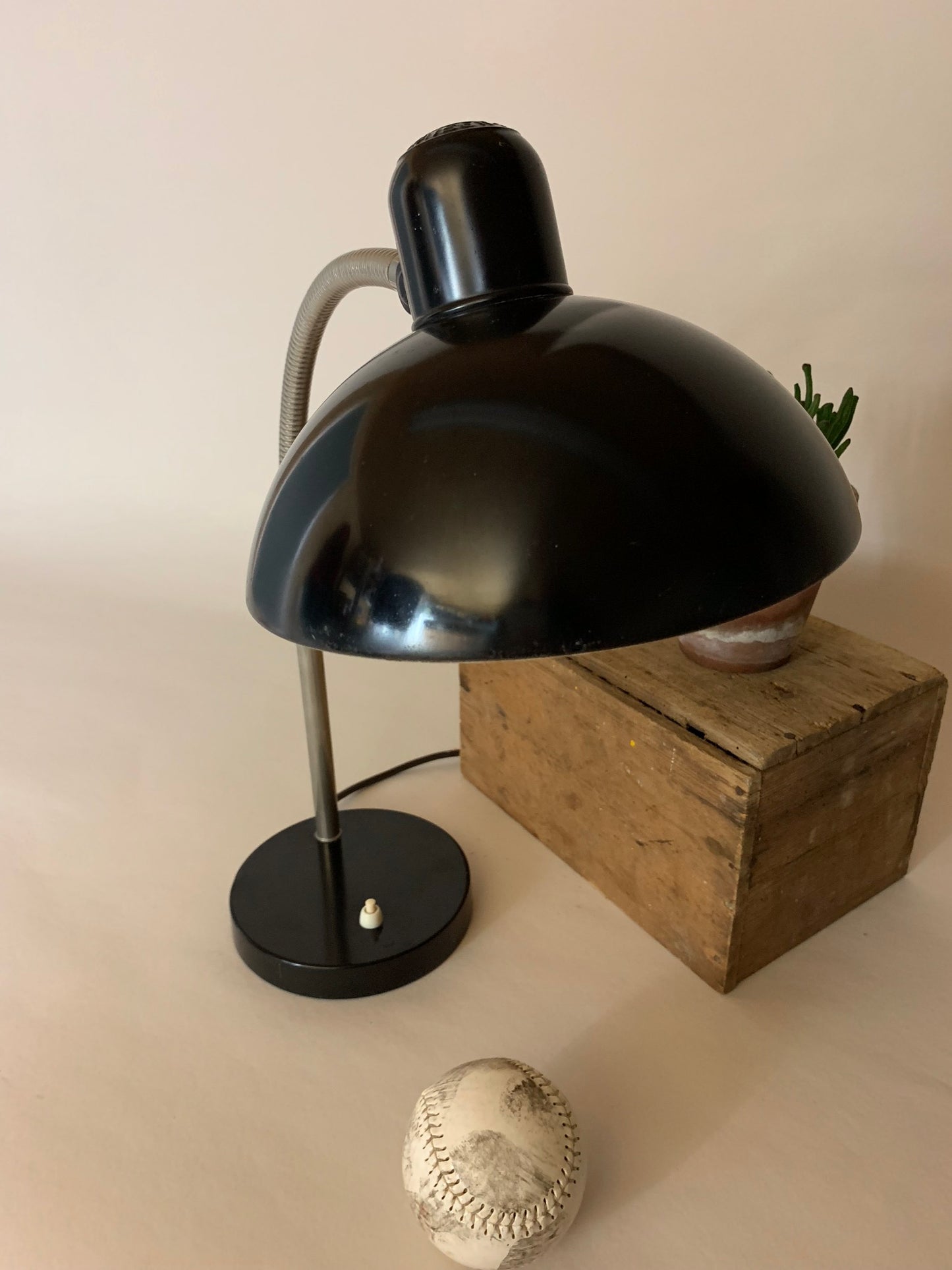 Skøn Christian Dell med flexarm og patina